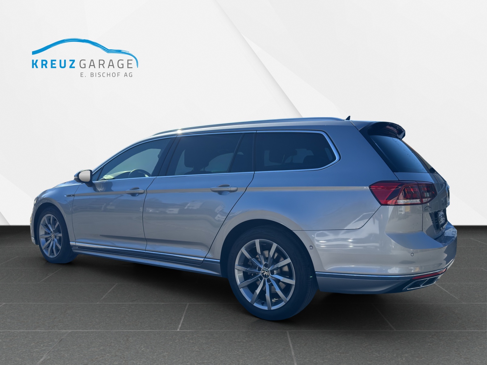VW Passat Variant 2.0 TSI Elegance 4Motion DSG-image-6