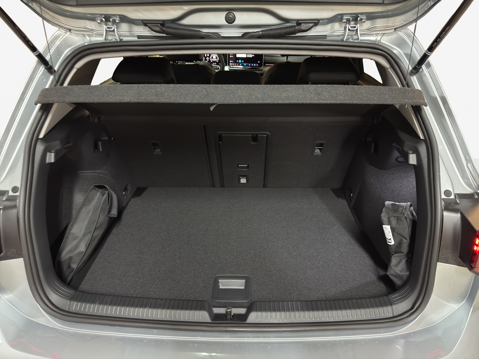 VW Golf 1.5 e TSI mHEV United DSG-image-12