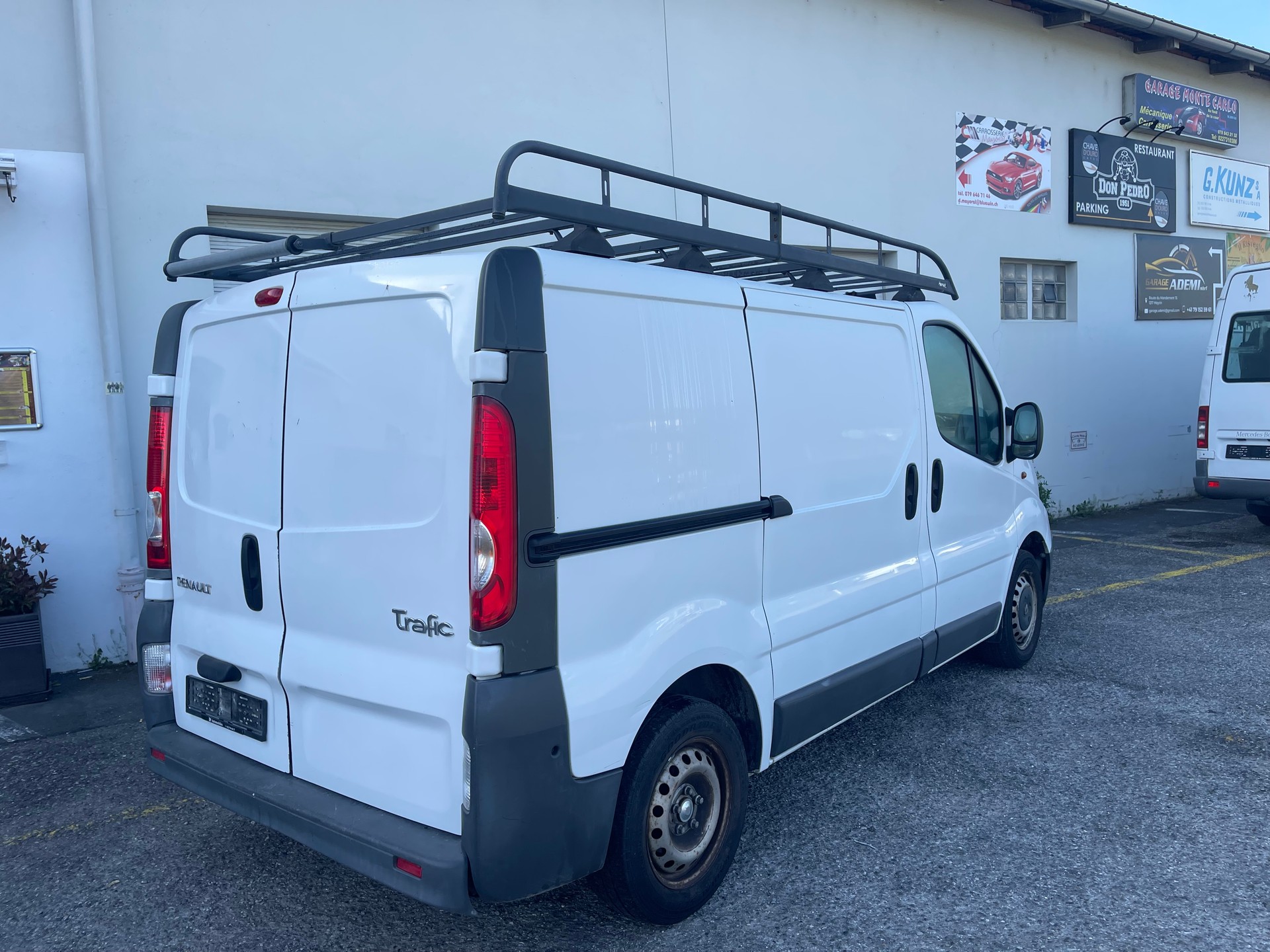 RENAULT Trafic 2.0 dCi 90 2.7t L1H1-image-3