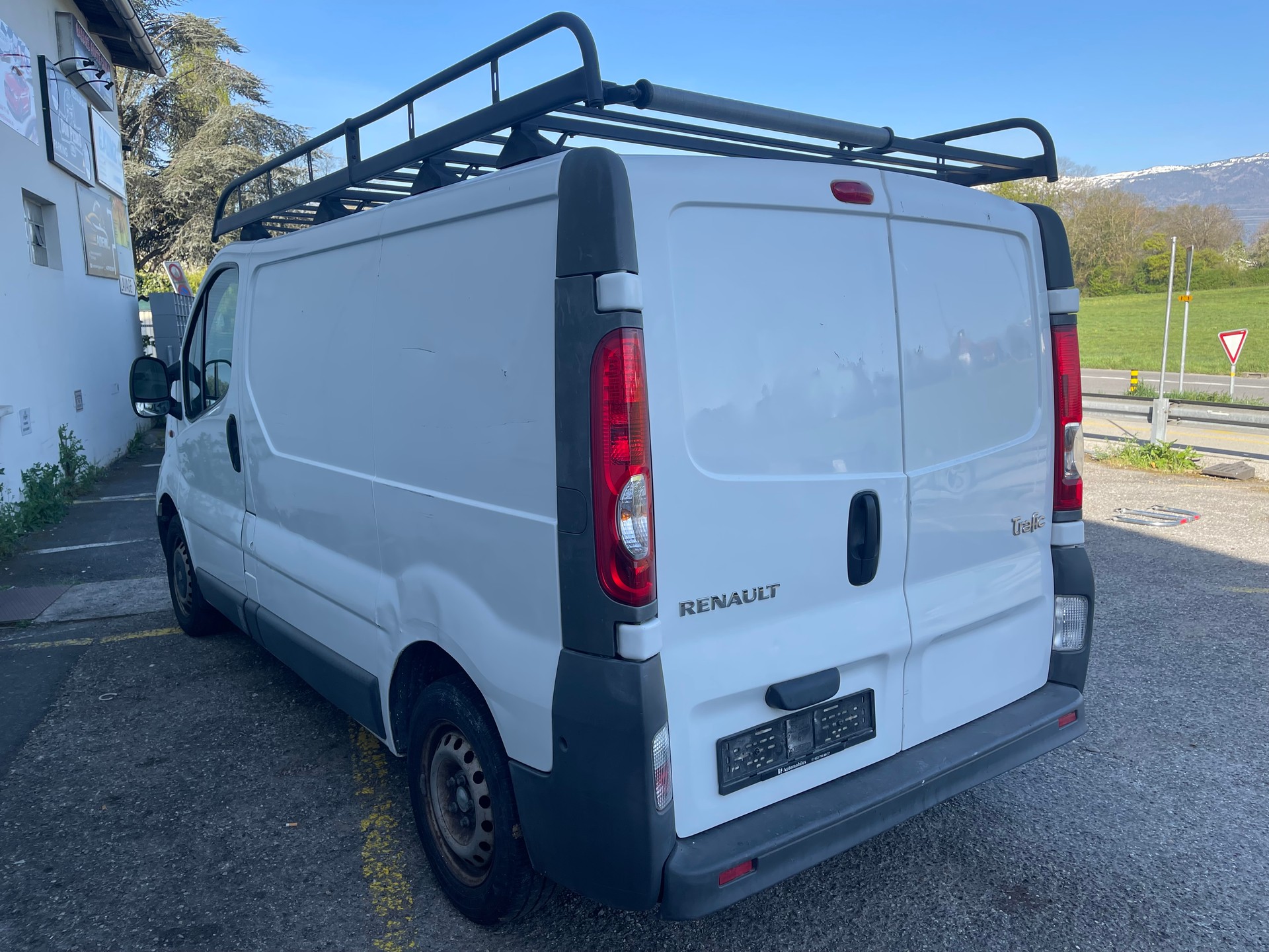 RENAULT Trafic 2.0 dCi 90 2.7t L1H1-image-5