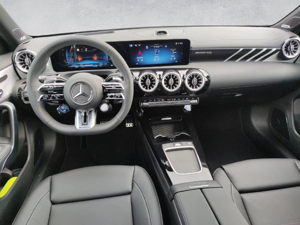 MERCEDES-BENZ A 35 AMG 4Matic-image-13