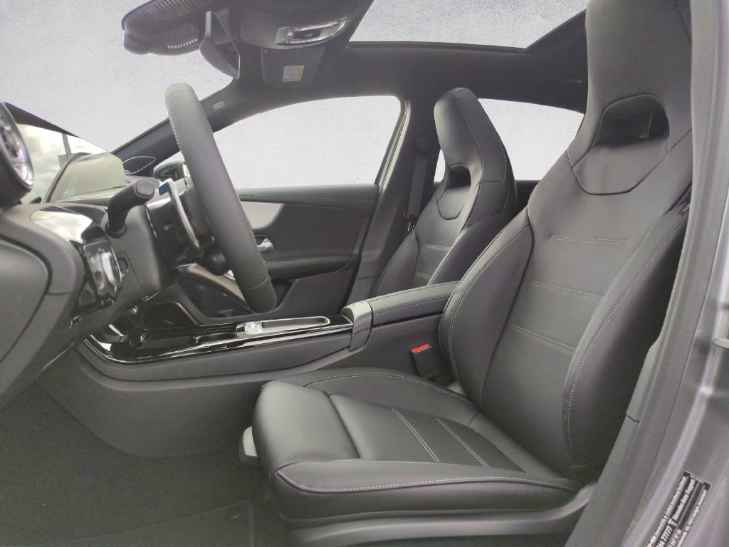 MERCEDES-BENZ A 35 AMG 4Matic-image-9