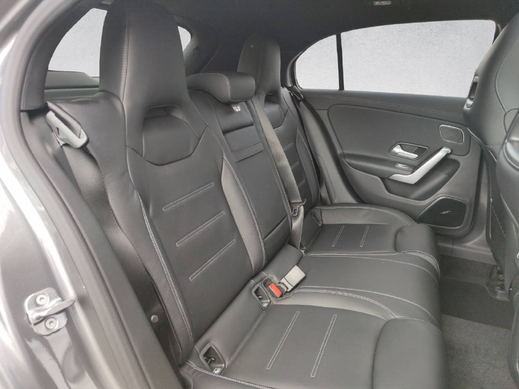 MERCEDES-BENZ A 35 AMG 4Matic-image-12