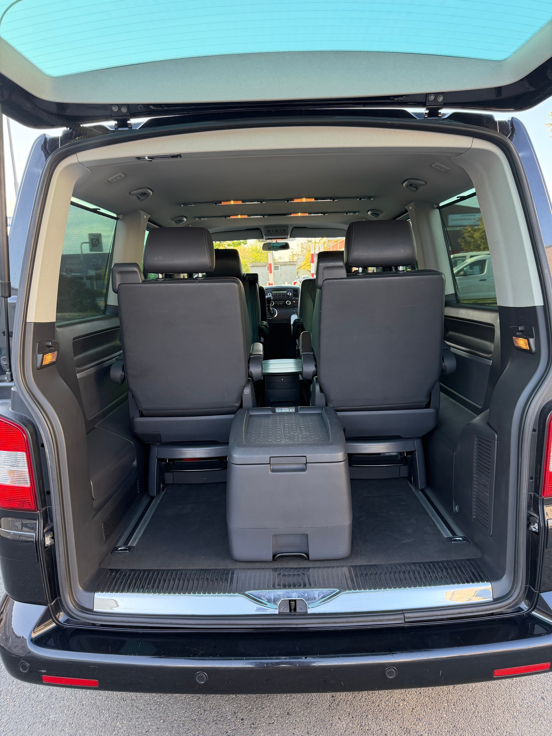 VW T5 Multivan Highline 2.5 TDI-image-12
