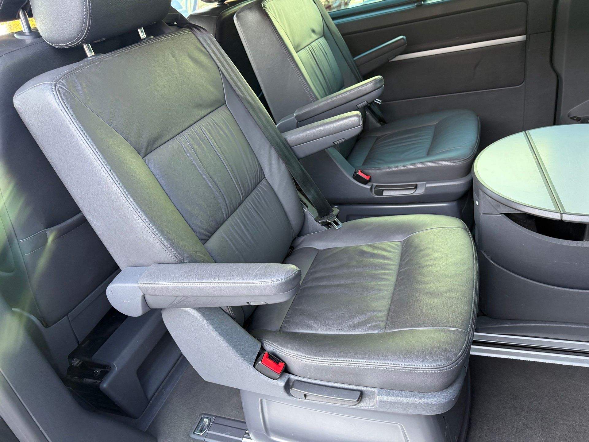 VW T5 Multivan Highline 2.5 TDI-image-9