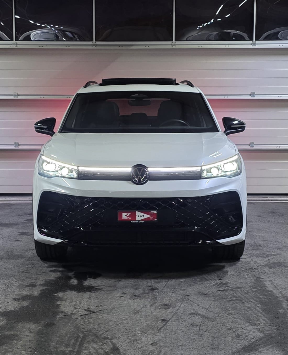 VW Tiguan 2.0 TSI DSG R-Line 4Motion IQ *Massagefunktion*Panoramadach*360°Kamera*AHK*-image-7