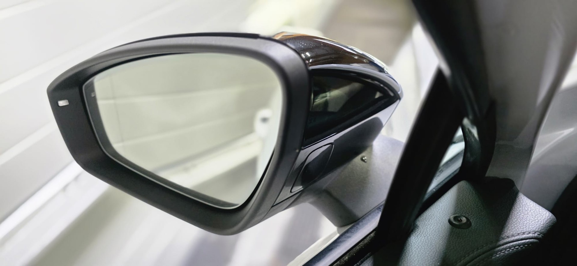 VW Tiguan 2.0 TSI DSG R-Line 4Motion IQ *Massagefunktion*Panoramadach*360°Kamera*AHK*-image-30