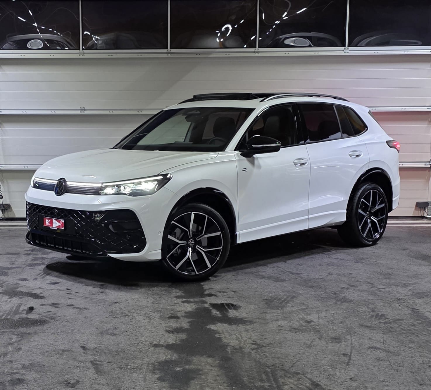 VW Tiguan 2.0 TSI DSG R-Line 4Motion IQ *Massagefunktion*Panoramadach*360°Kamera*AHK*