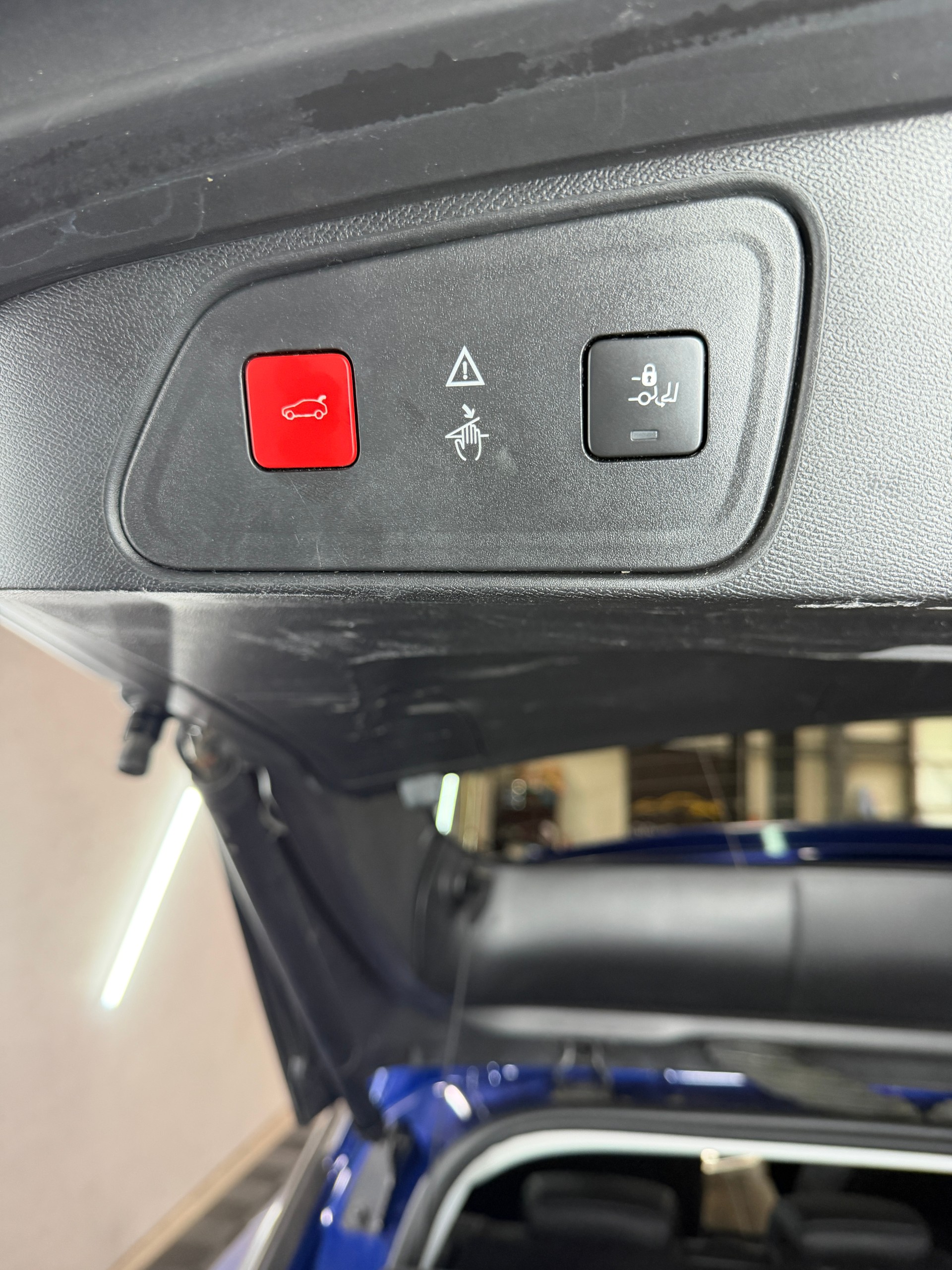 PEUGEOT 3008 1.5 BlueHDi Allure EAT-image-15