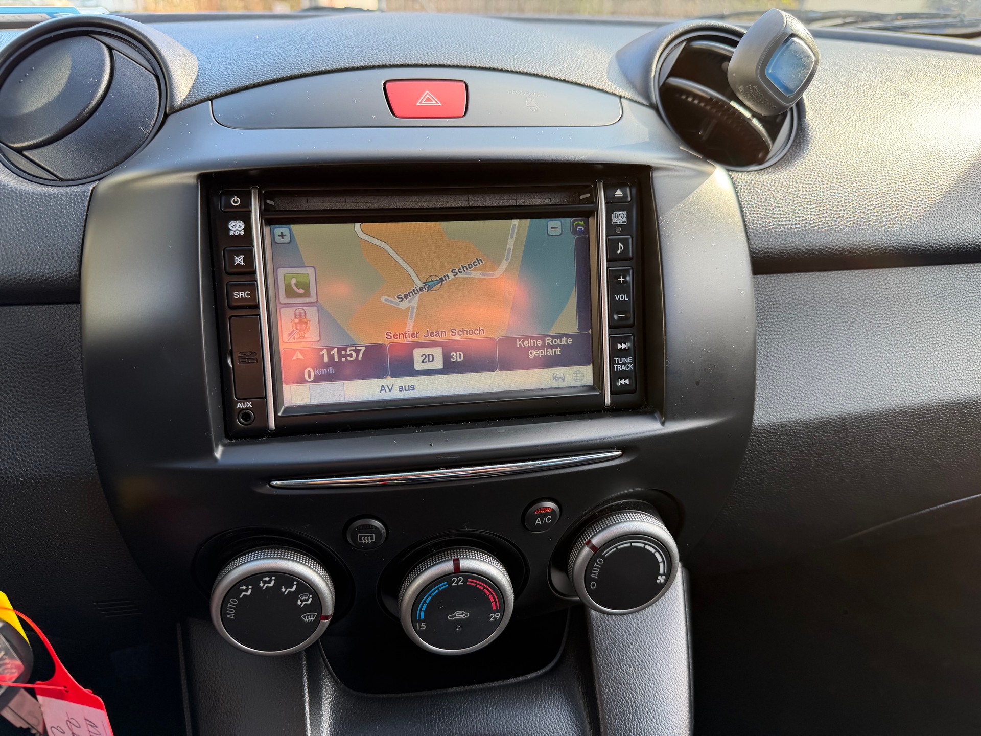 MAZDA 2 1.3i 16V Exclusive-image-23
