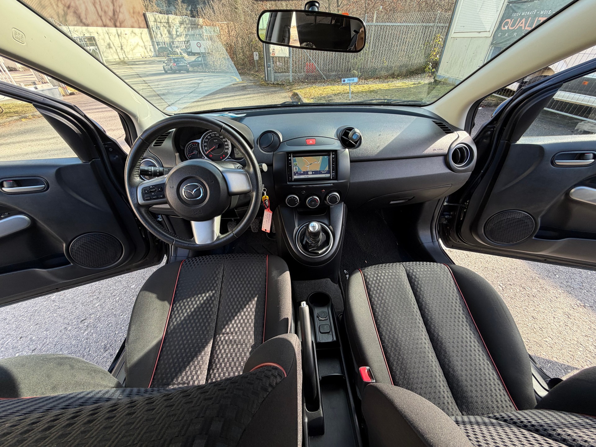 MAZDA 2 1.3i 16V Exclusive-image-22