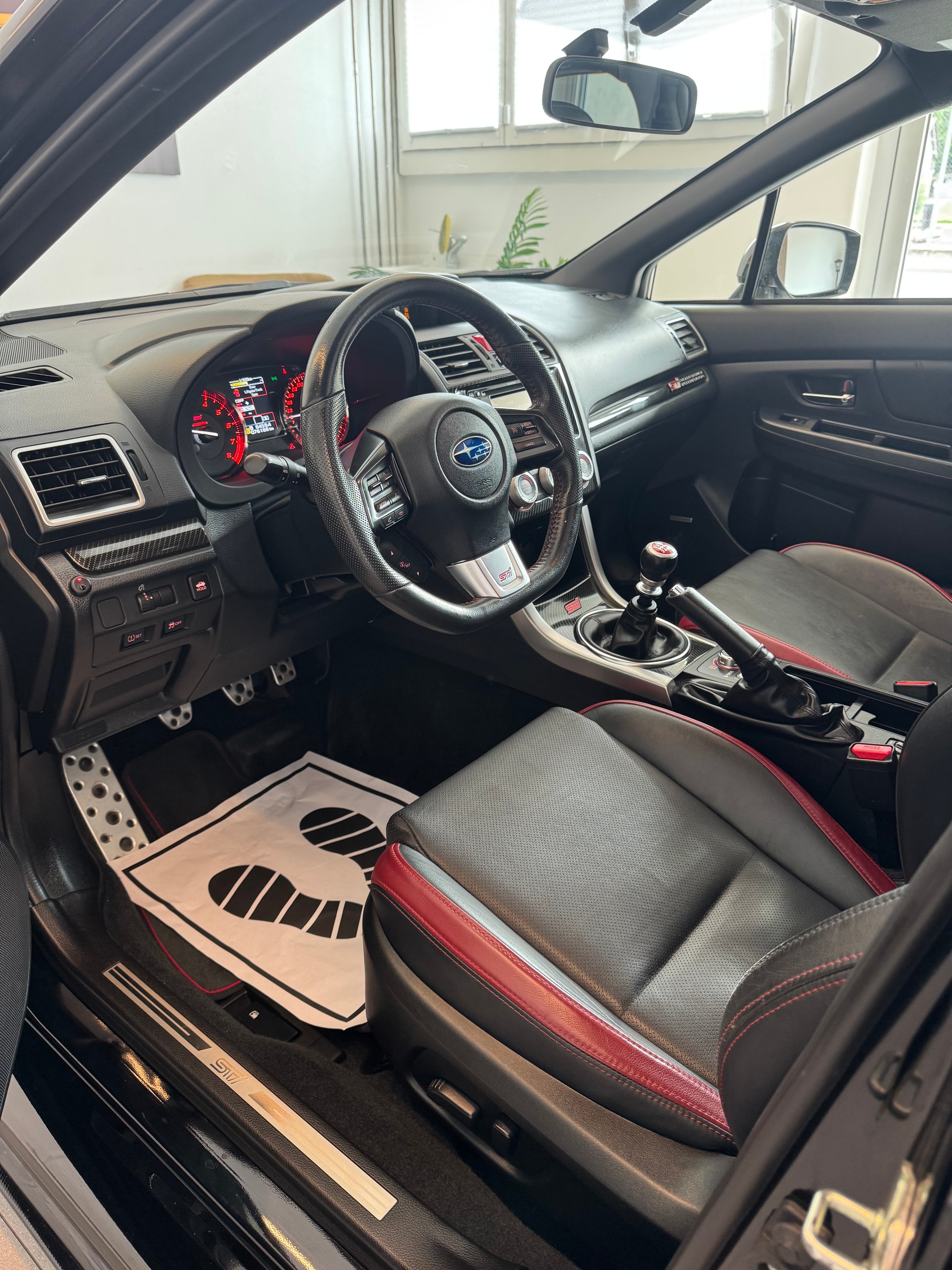SUBARU WRX 2.5 Turbo 4WD STI Luxury S **CH Fahrzeuge**Unikat** Alles Eingetragen**-image-12