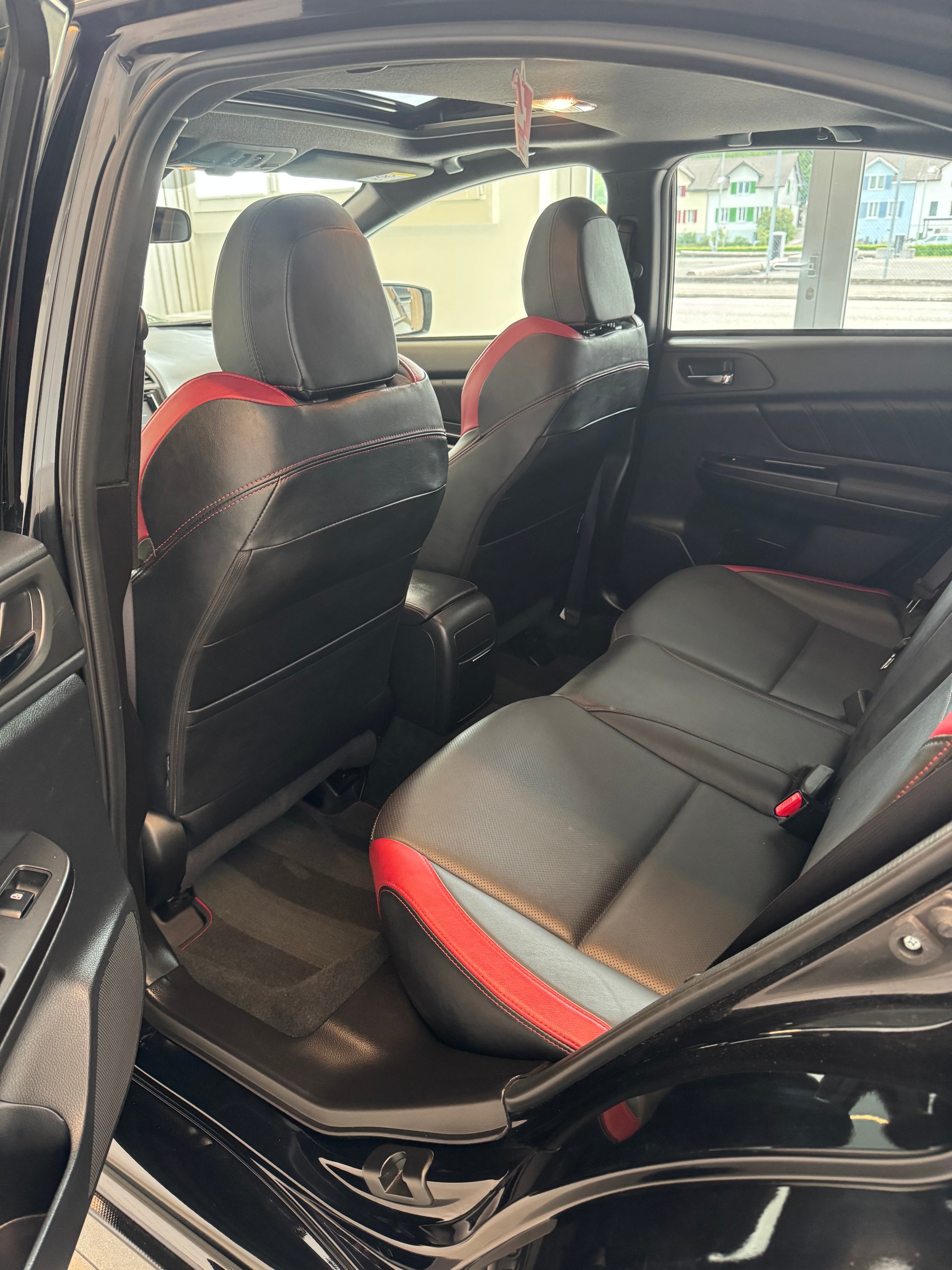 SUBARU WRX 2.5 Turbo 4WD STI Luxury S **CH Fahrzeuge**Unikat** Alles Eingetragen**-image-11