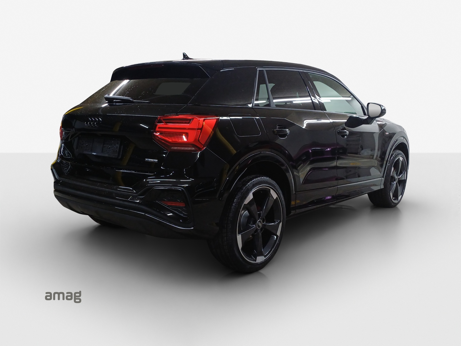 AUDI Q2 40 TFSI S line quattro S-tronic-image-4
