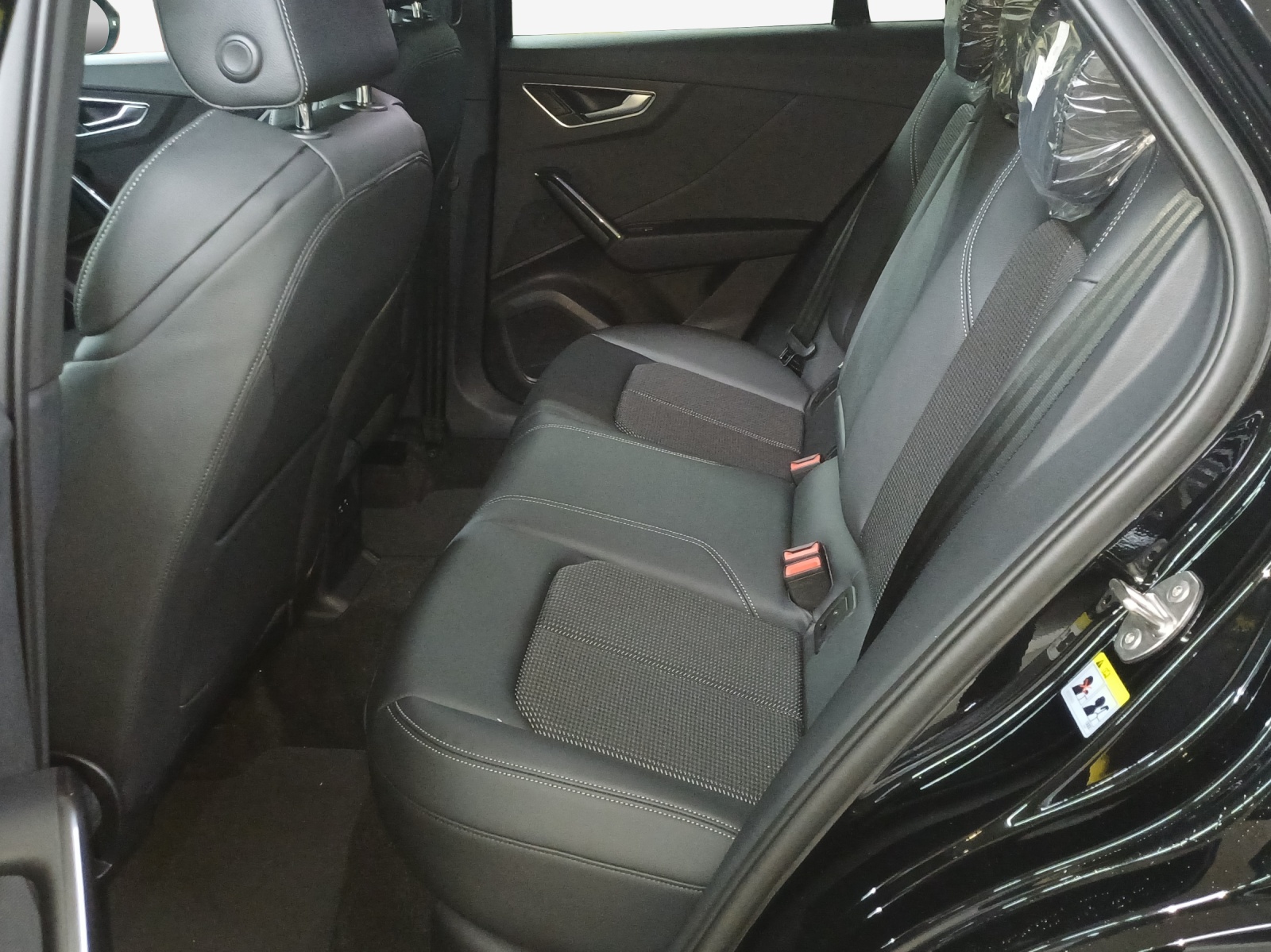 AUDI Q2 40 TFSI S line quattro S-tronic-image-11