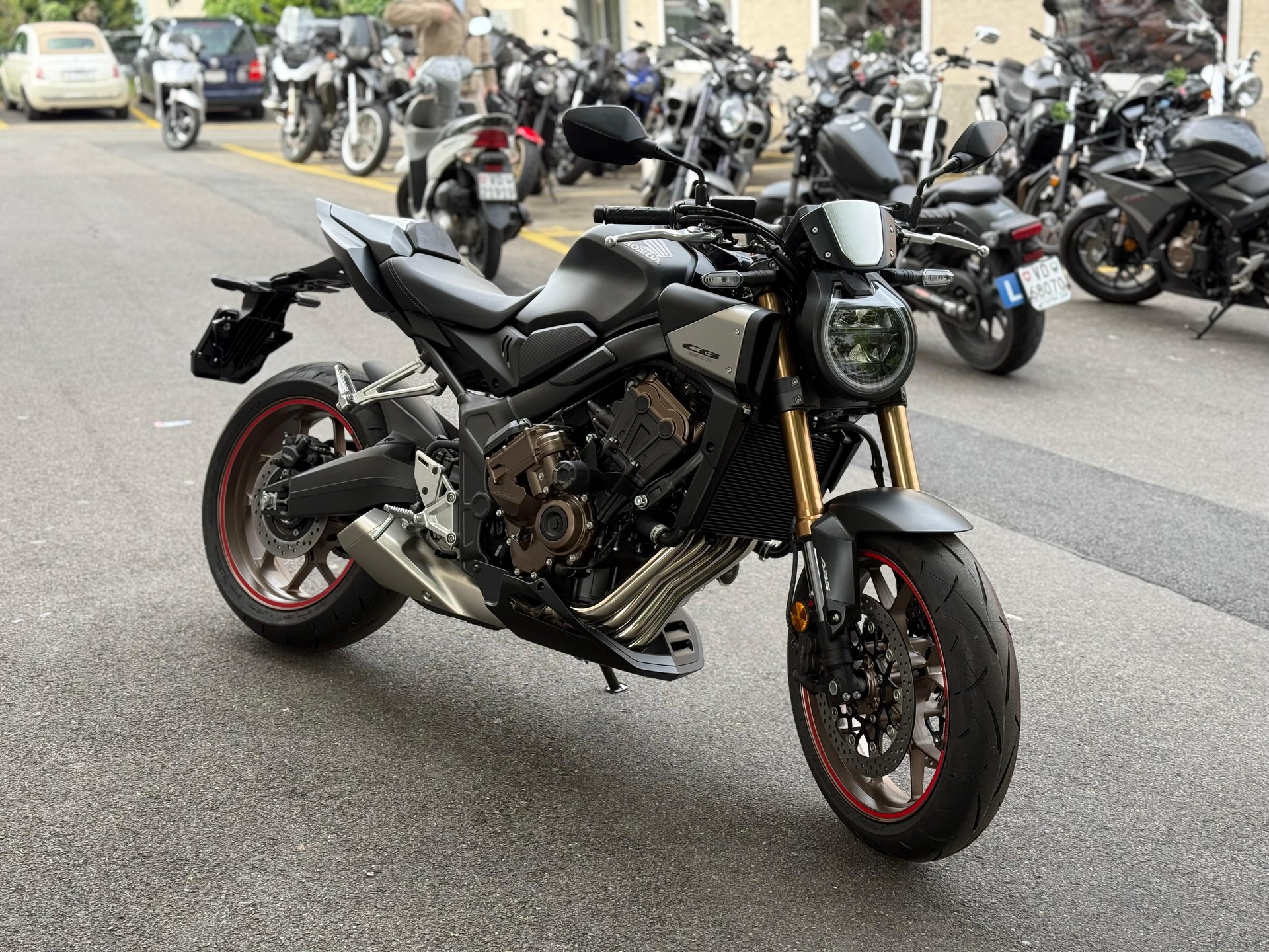 HONDA CB 650 R E-Clutch-showroom-element-1