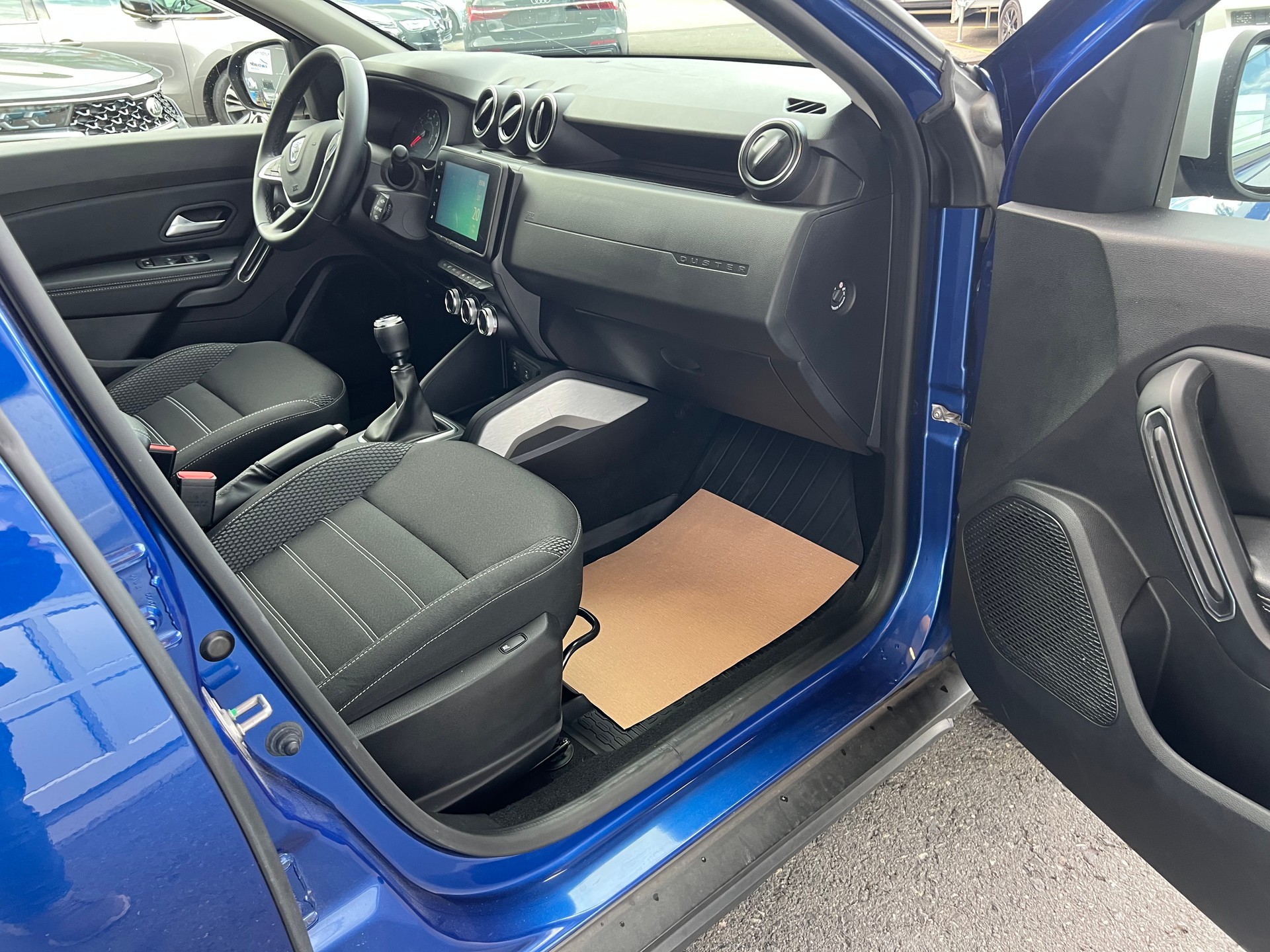 DACIA Duster Blue 1.5 dCi Prestige 4x4 *** Navigation * Front & Heckkamera * Tempomat * 8 fachbereift * 12 / 24 Garantie möglich ***-image-15