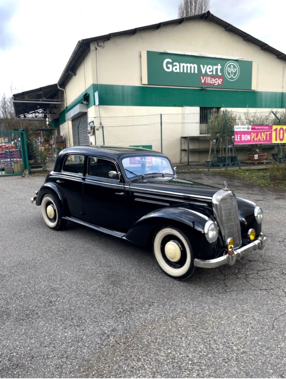MERCEDES-BENZ W187-image-2
