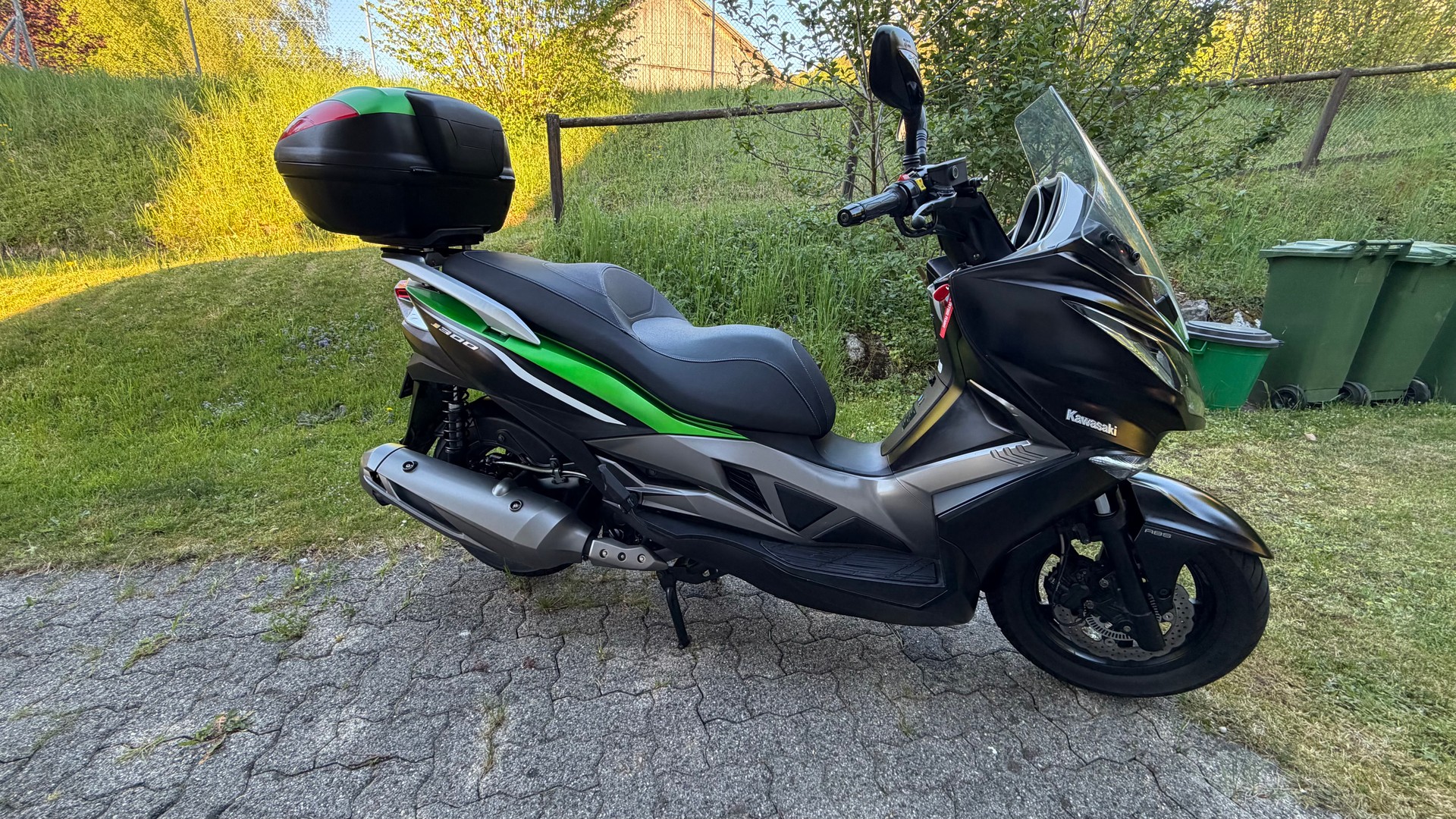 KAWASAKI J 300 SE ABS-image-6