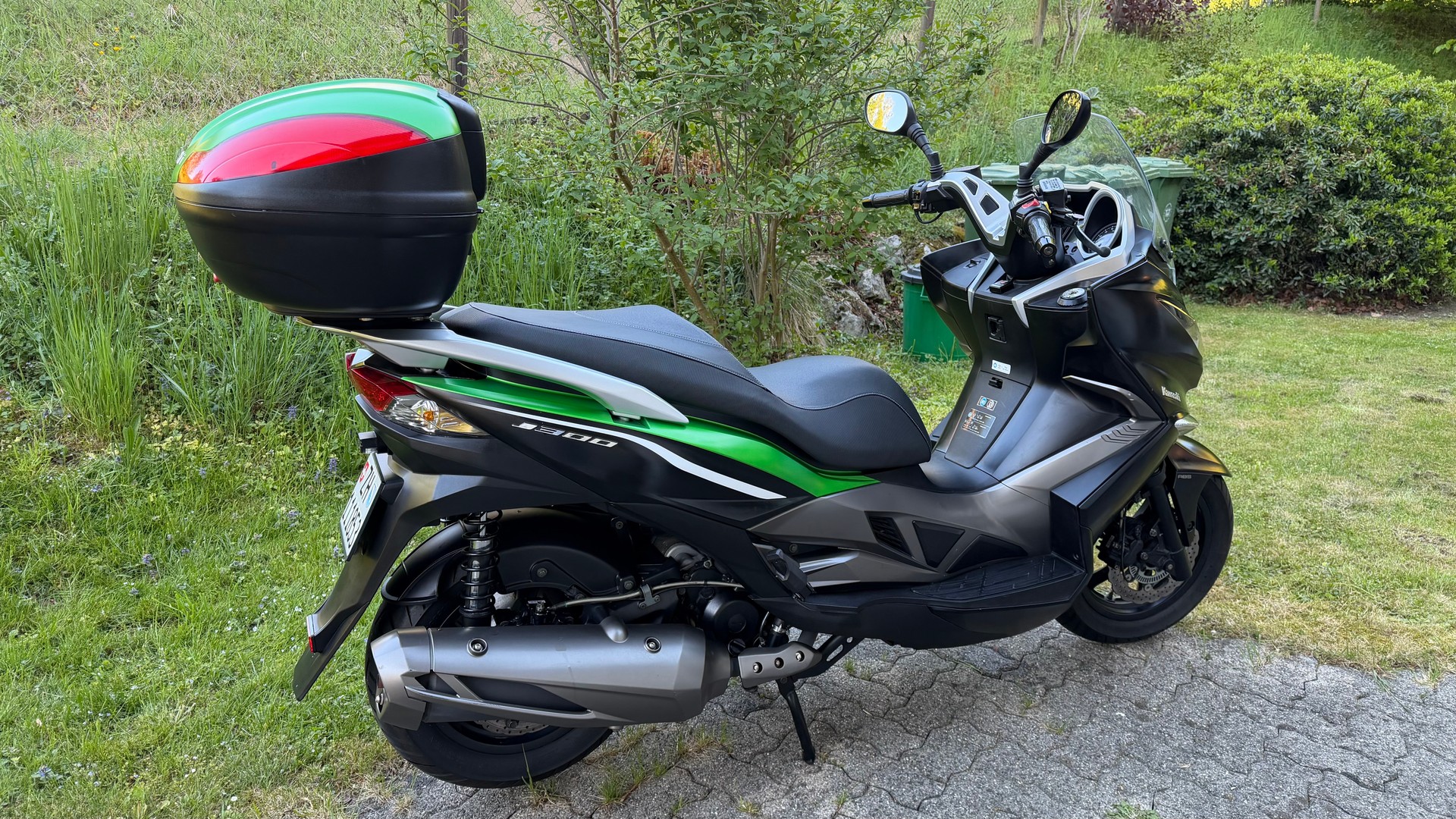 KAWASAKI J 300 SE ABS-image-2