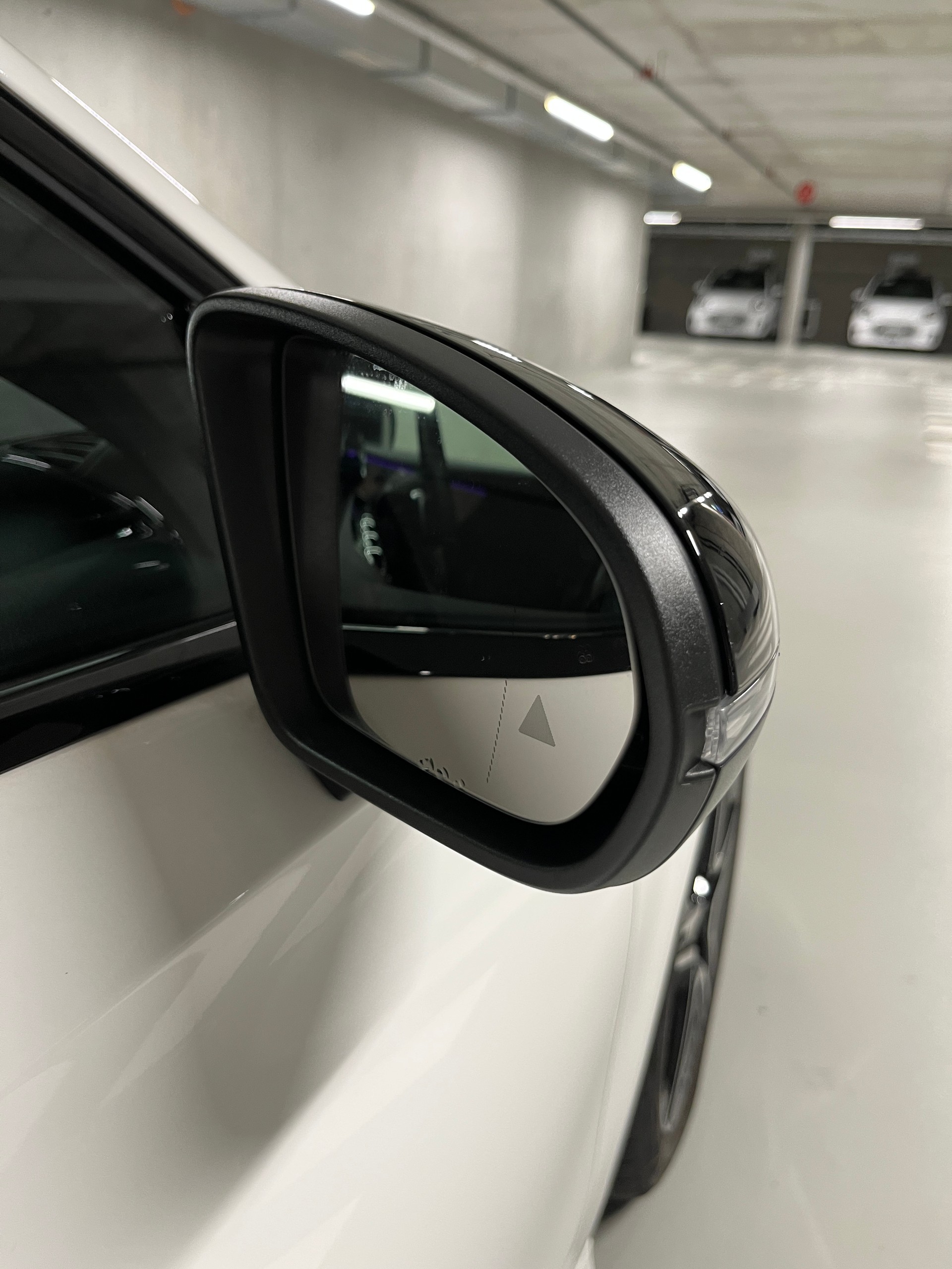 MERCEDES-BENZ A 220 4Matic 8G-DCT-image-18
