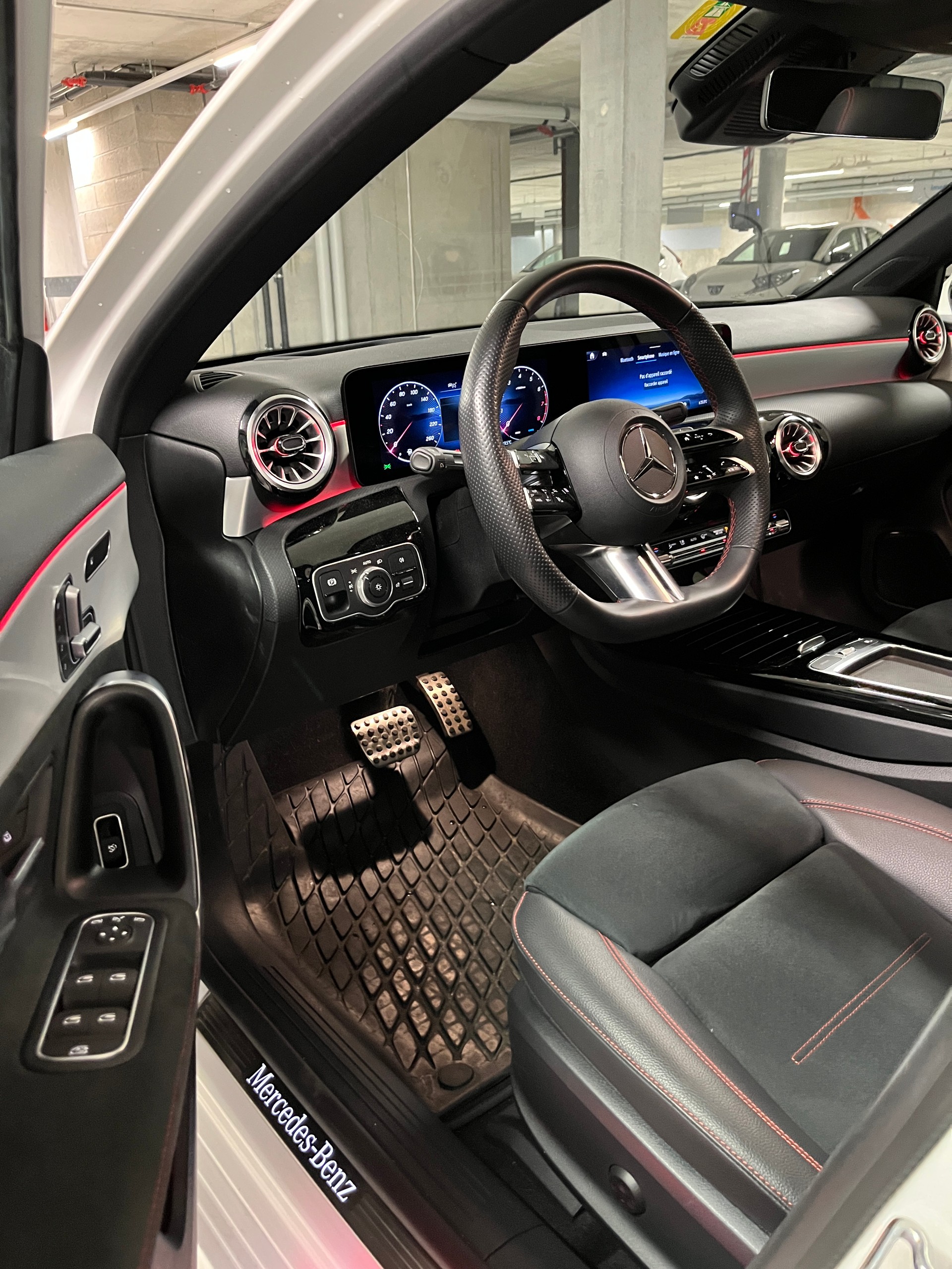 MERCEDES-BENZ A 220 4Matic 8G-DCT-image-10