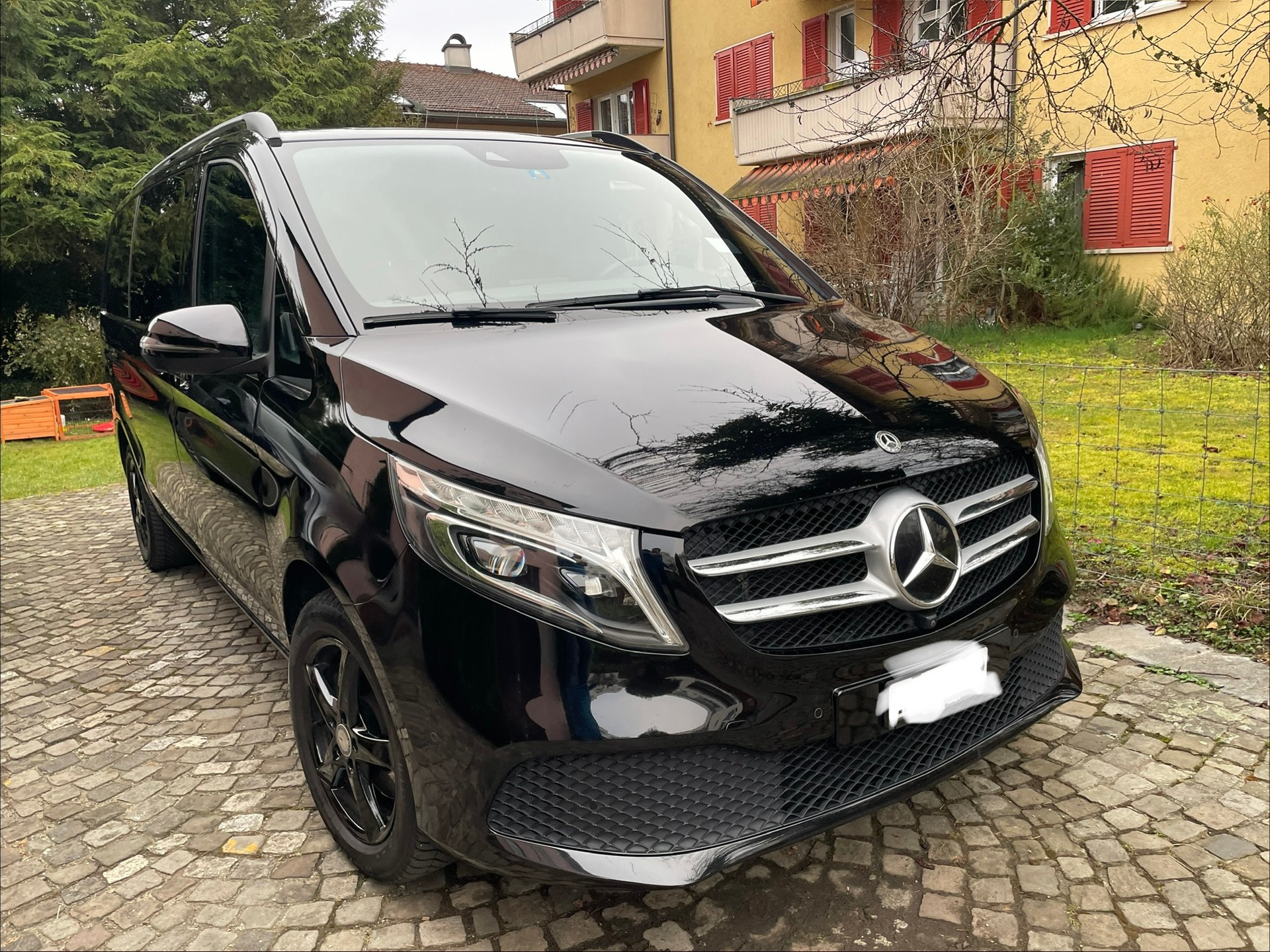 MERCEDES-BENZ V 250 d Trend lang 4matic-image-0