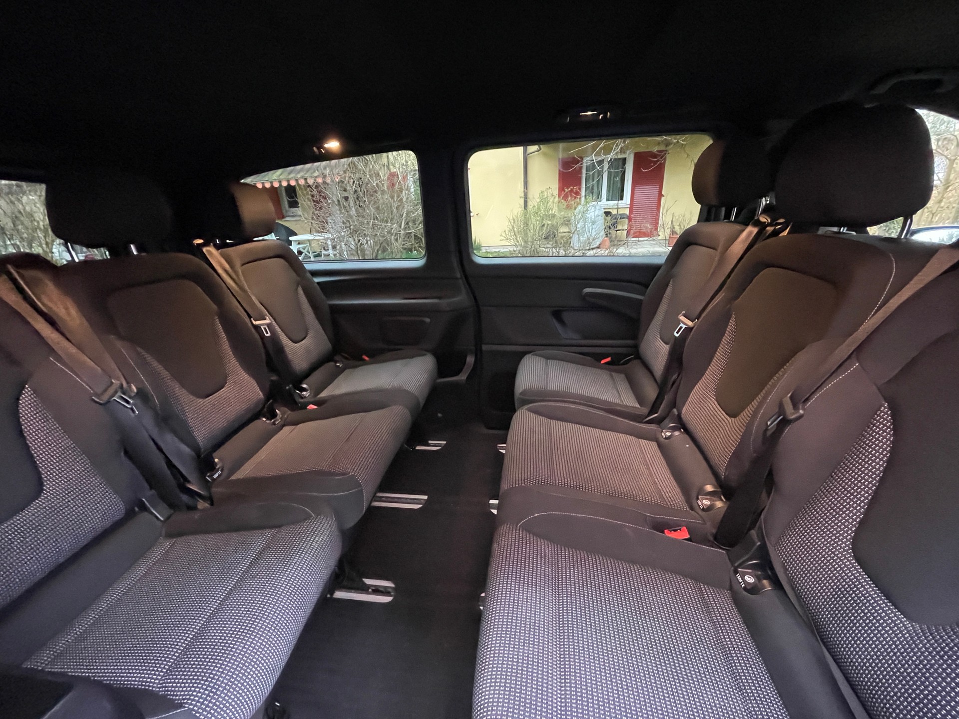 MERCEDES-BENZ V 250 d Trend lang 4matic-image-4