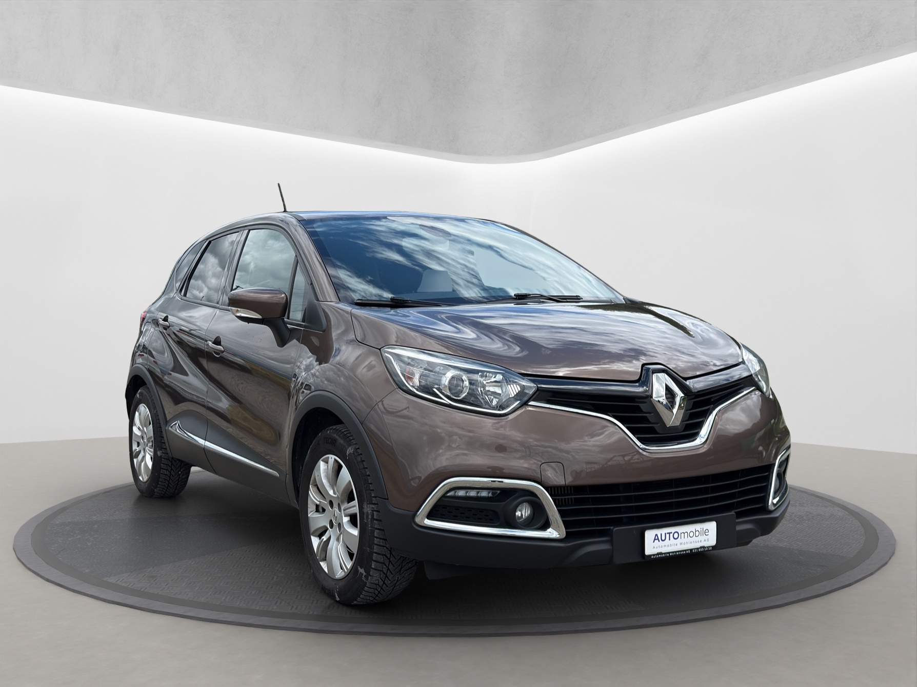 RENAULT Captur 1.2 T 16V Privilège EDC-showroom-element-3