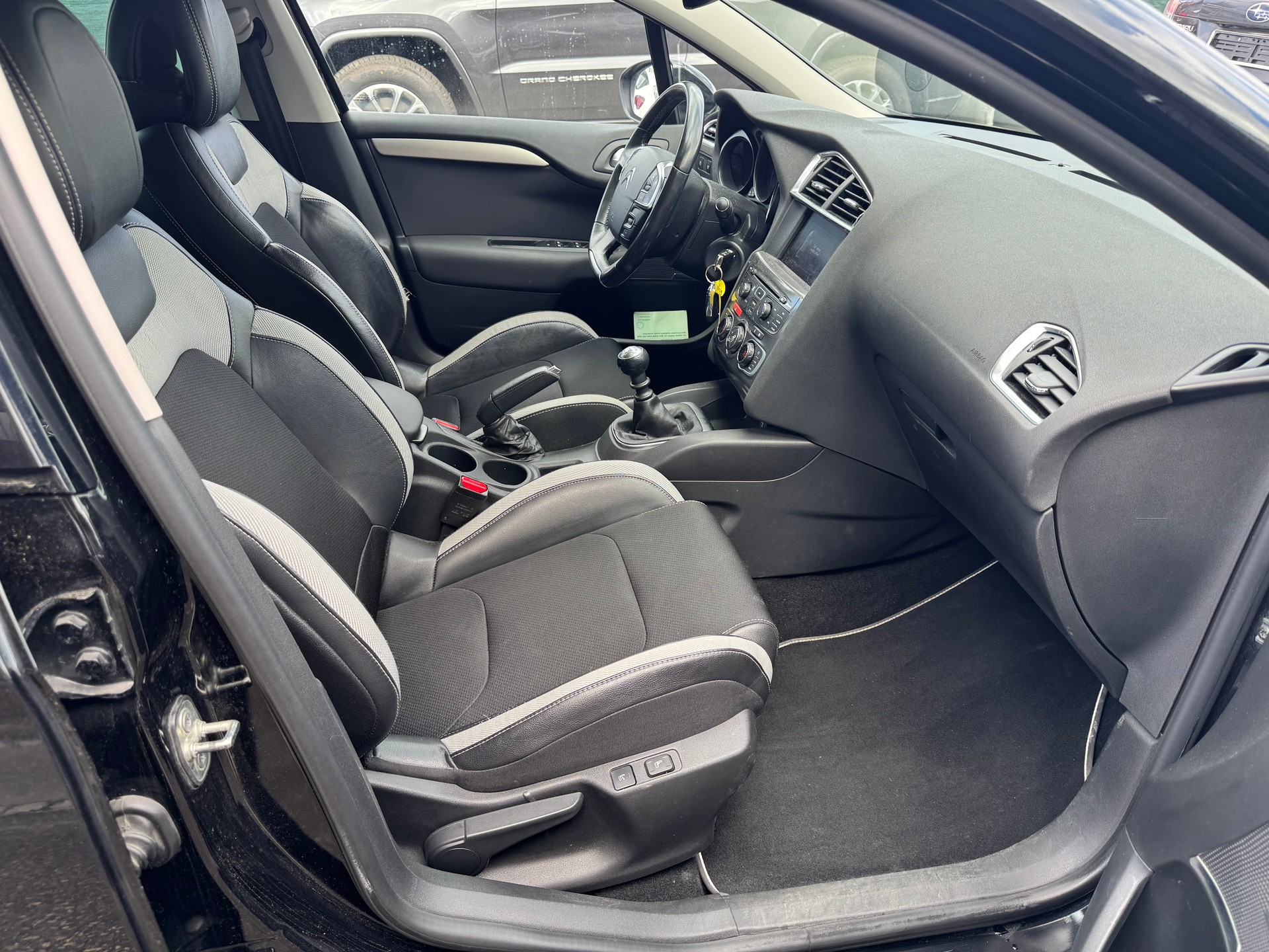 CITROEN C4 Berline 1.6 HDi Swiss Style-image-6