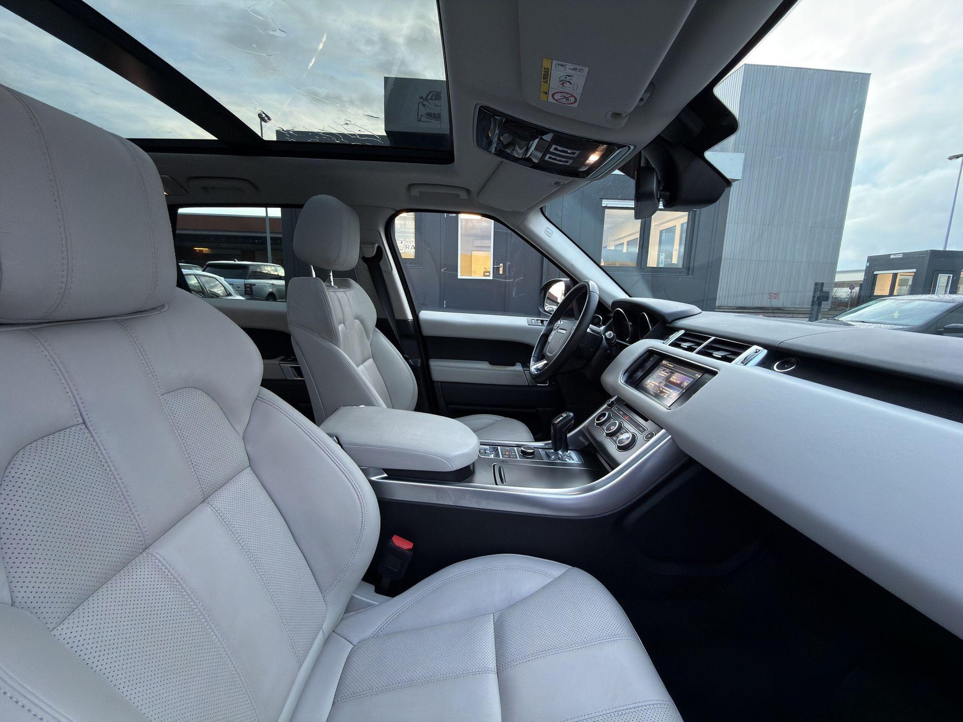 LAND ROVER Range Rover Sport 3.0 TDV6 SE-image-11
