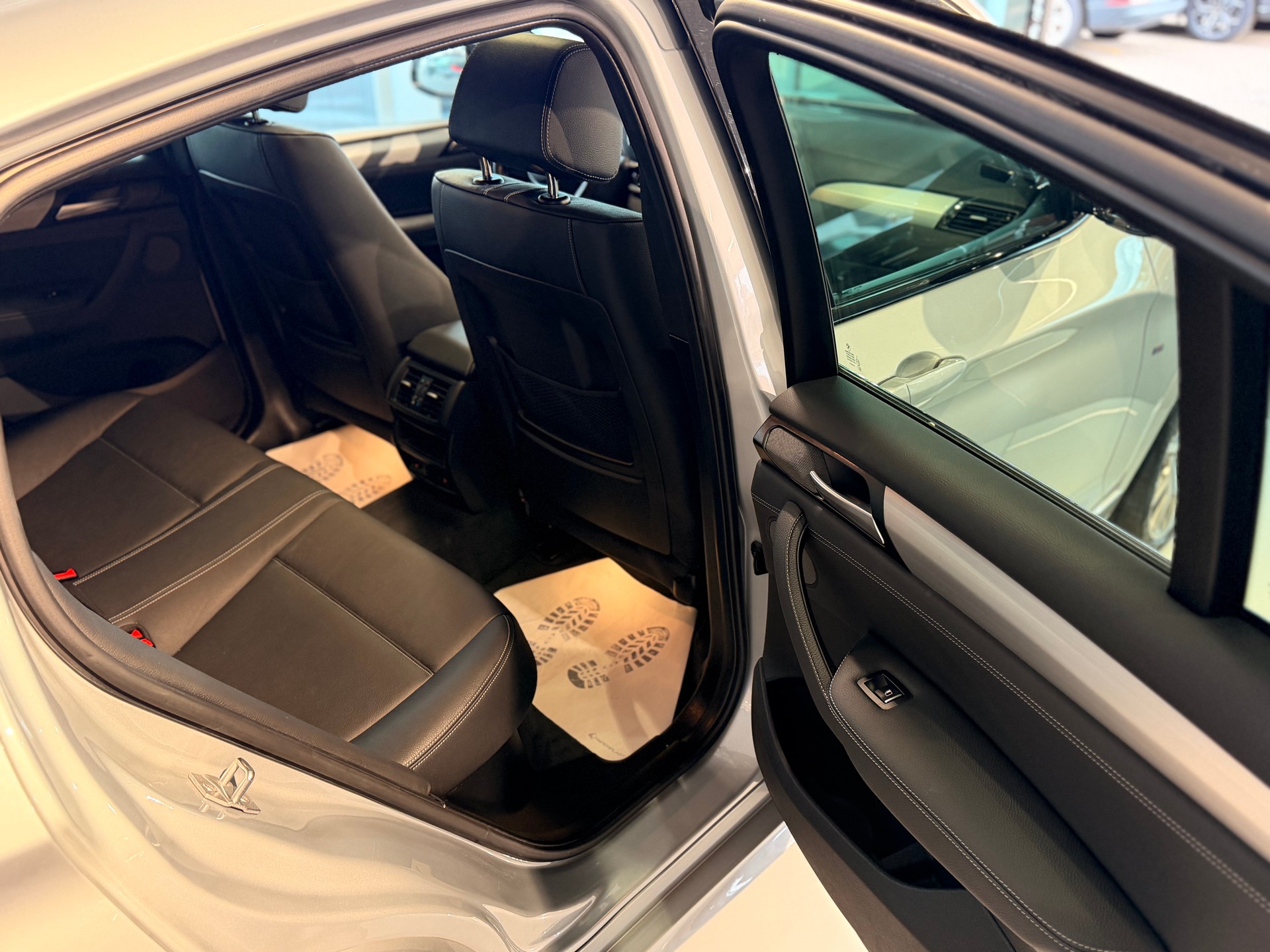 BMW X4 M 40i Steptronic-image-19