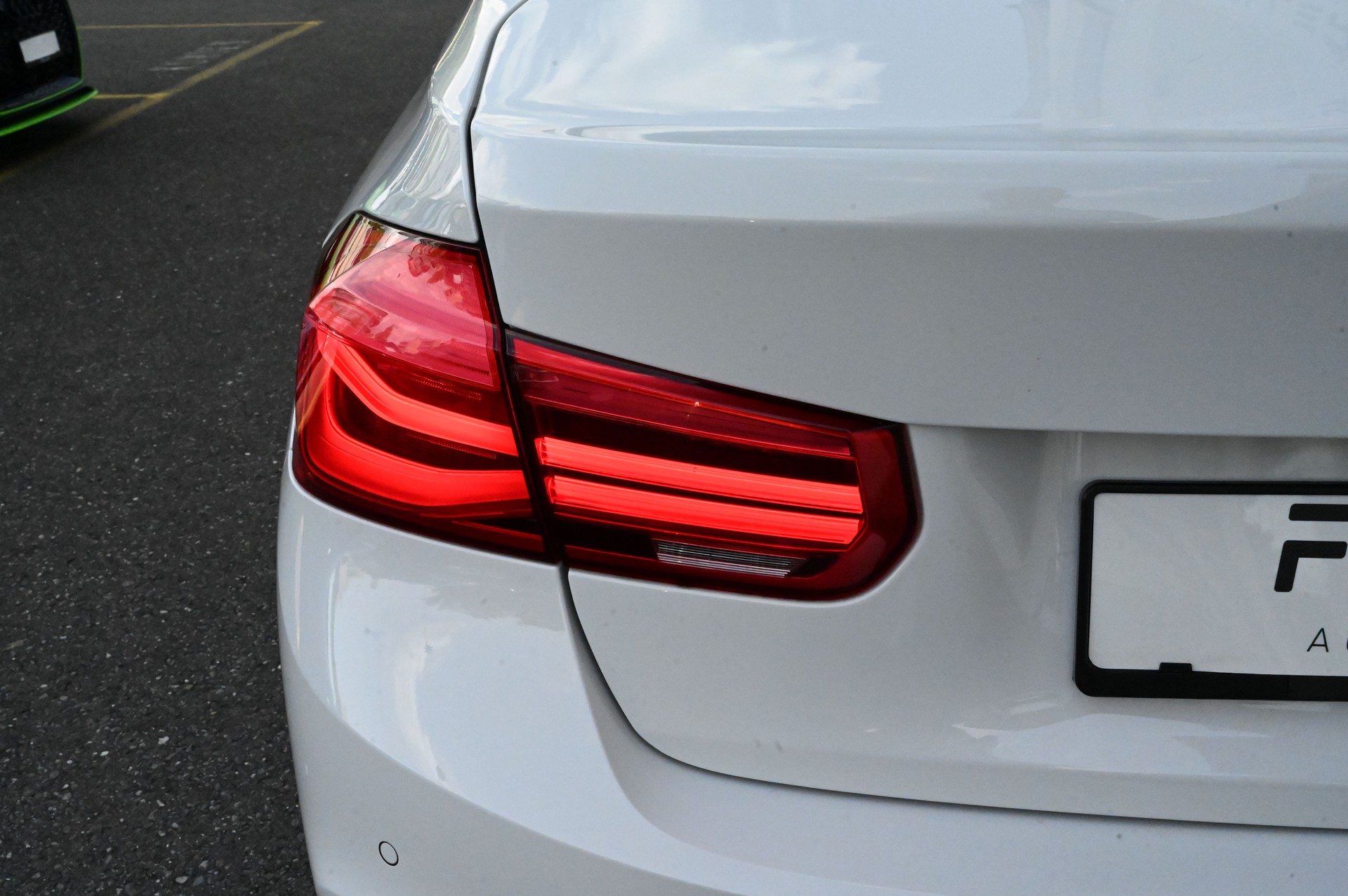 BMW 320i Steptronic-image-7
