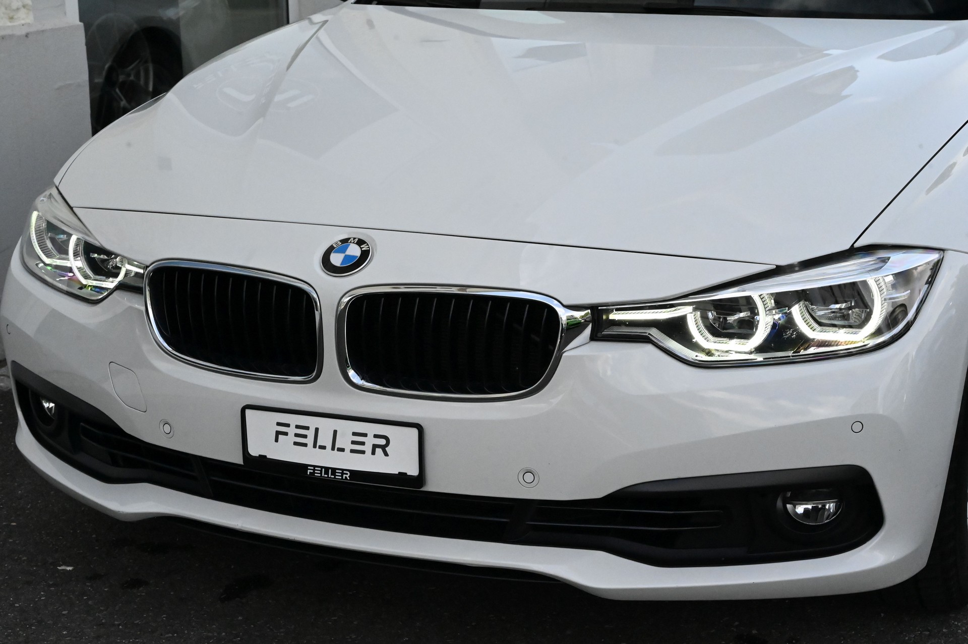 BMW 320i Steptronic-image-2