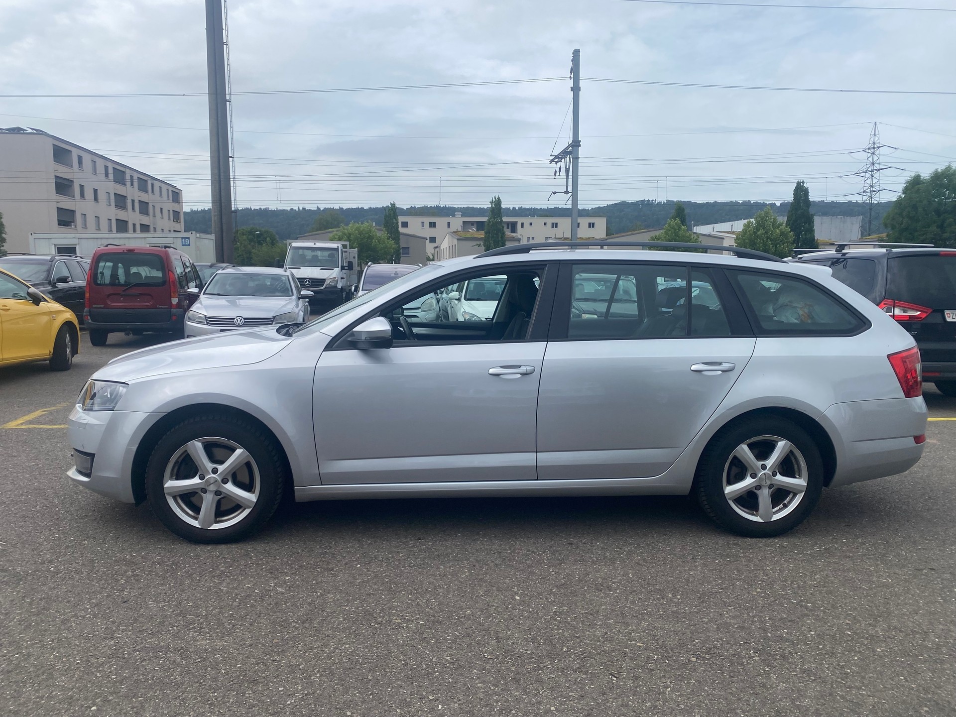 SKODA Octavia Combi 2.0 TDI Swiss Edition 4x4 DSG-image-4
