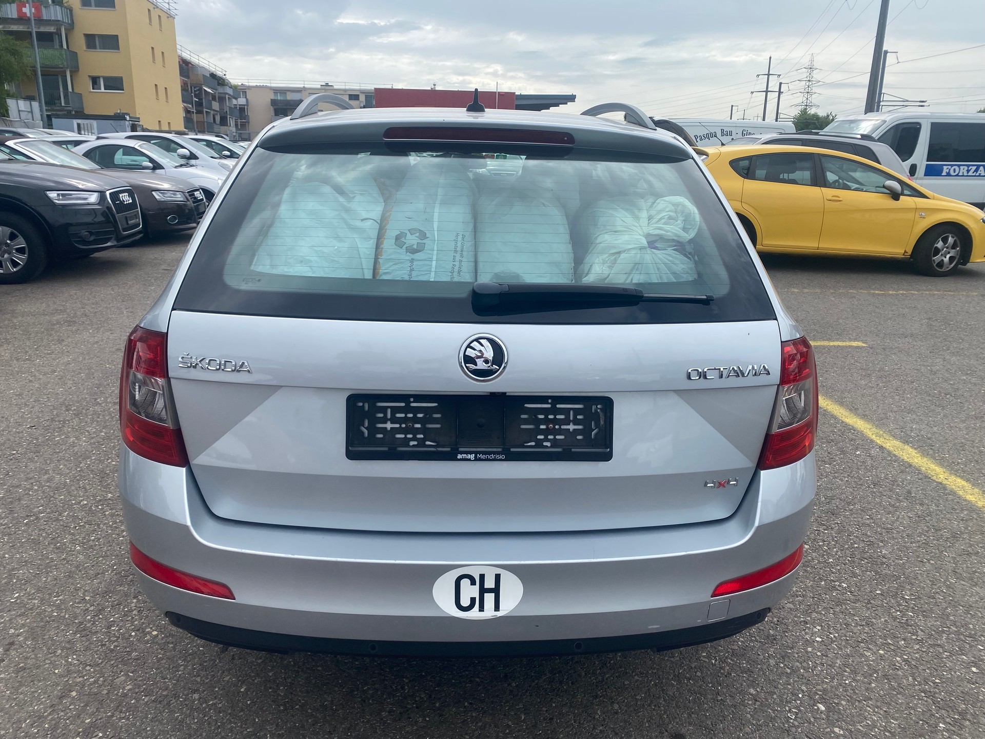 SKODA Octavia Combi 2.0 TDI Swiss Edition 4x4 DSG-image-7