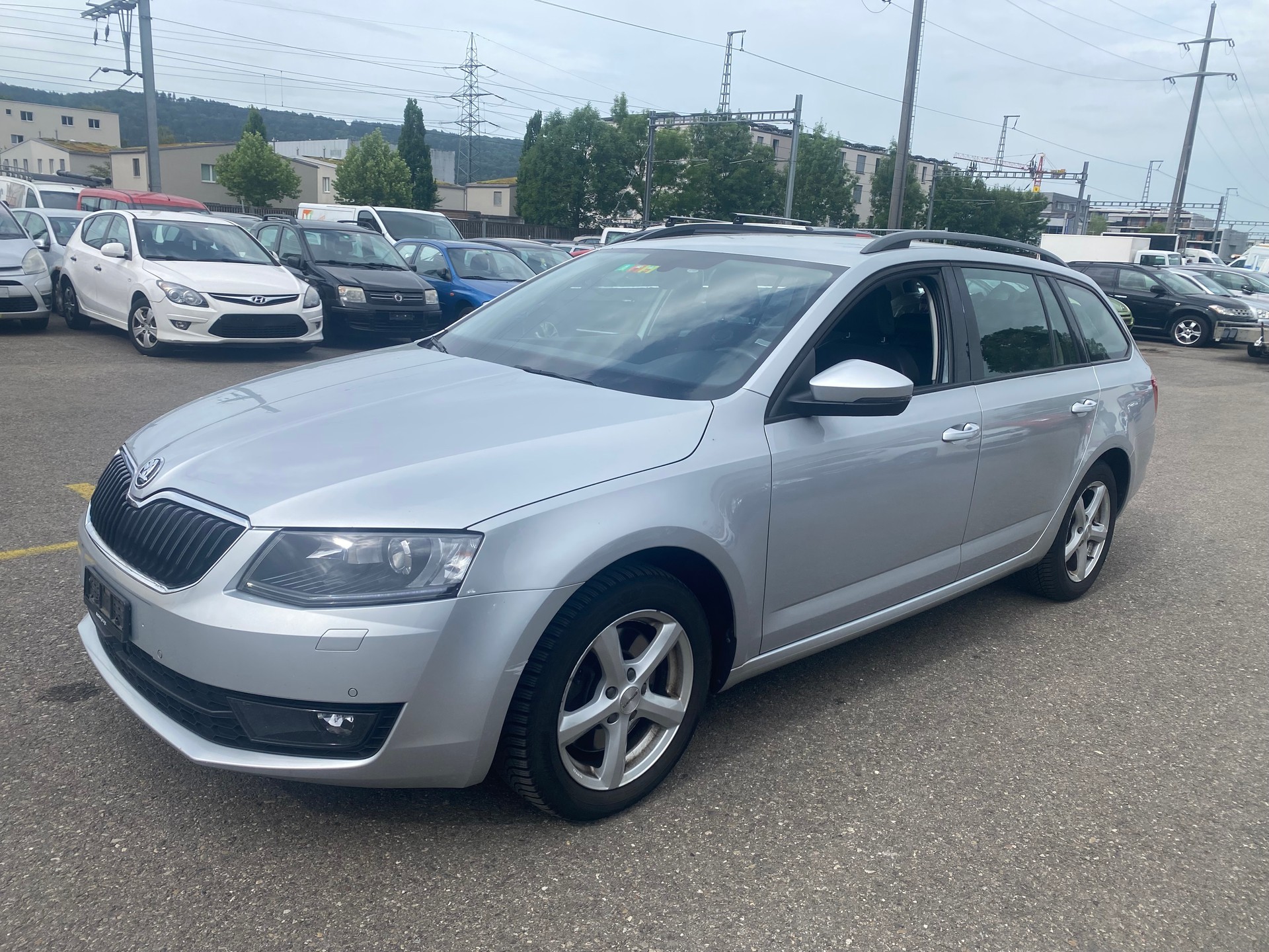 SKODA Octavia Combi 2.0 TDI Swiss Edition 4x4 DSG-image-1