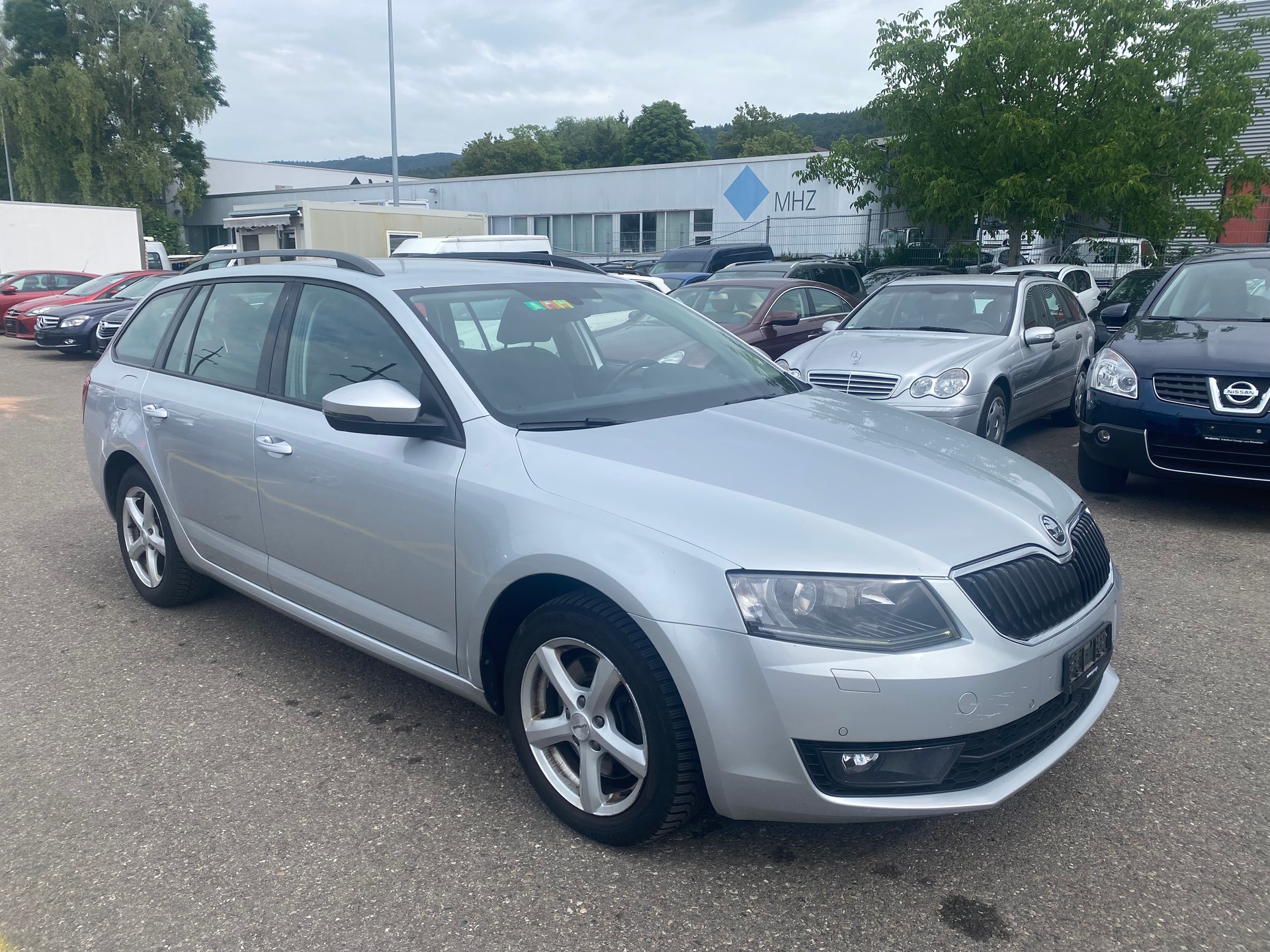 SKODA Octavia Combi 2.0 TDI Swiss Edition 4x4 DSG-image-2