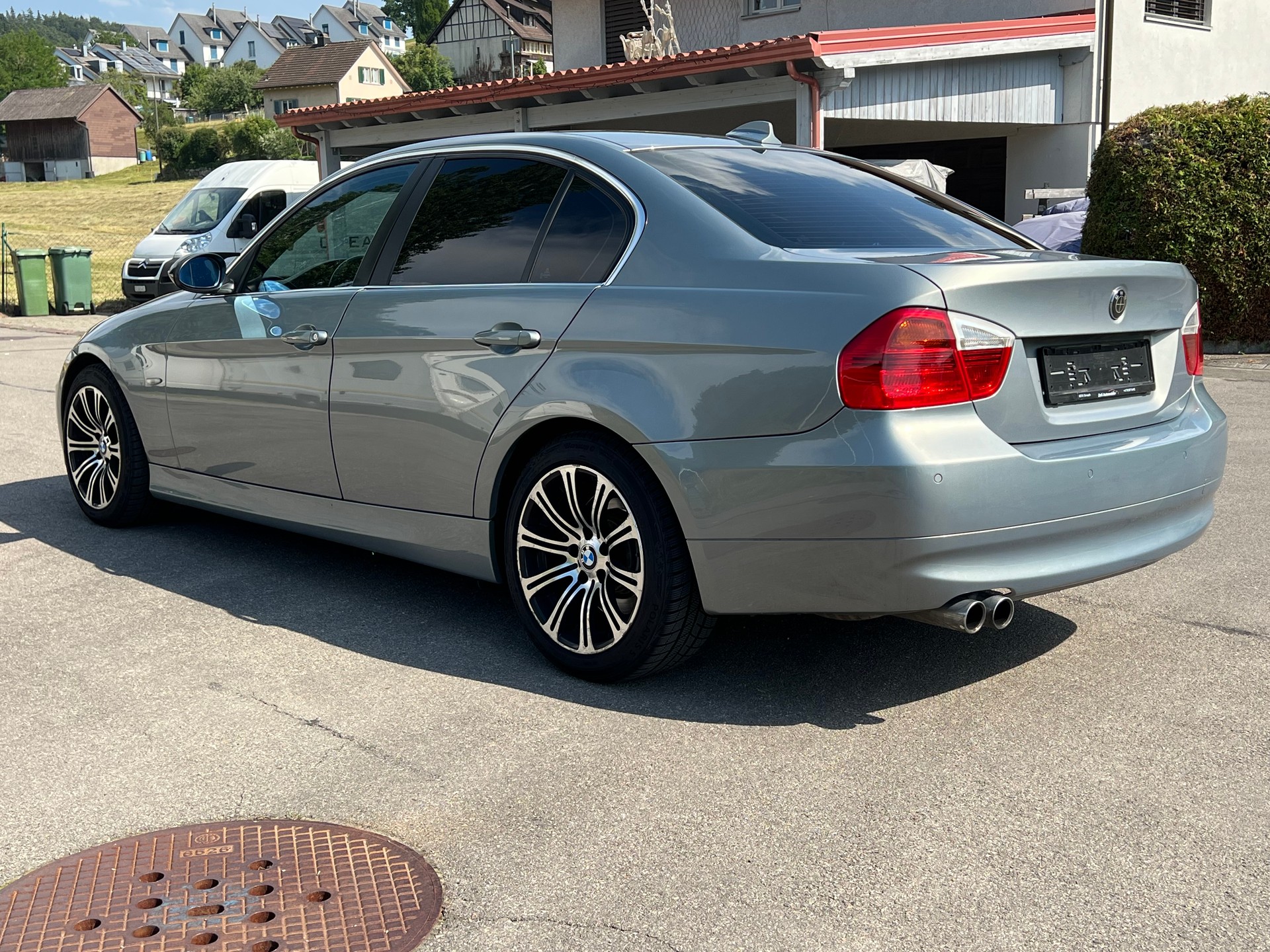 BMW 330xd-image-6