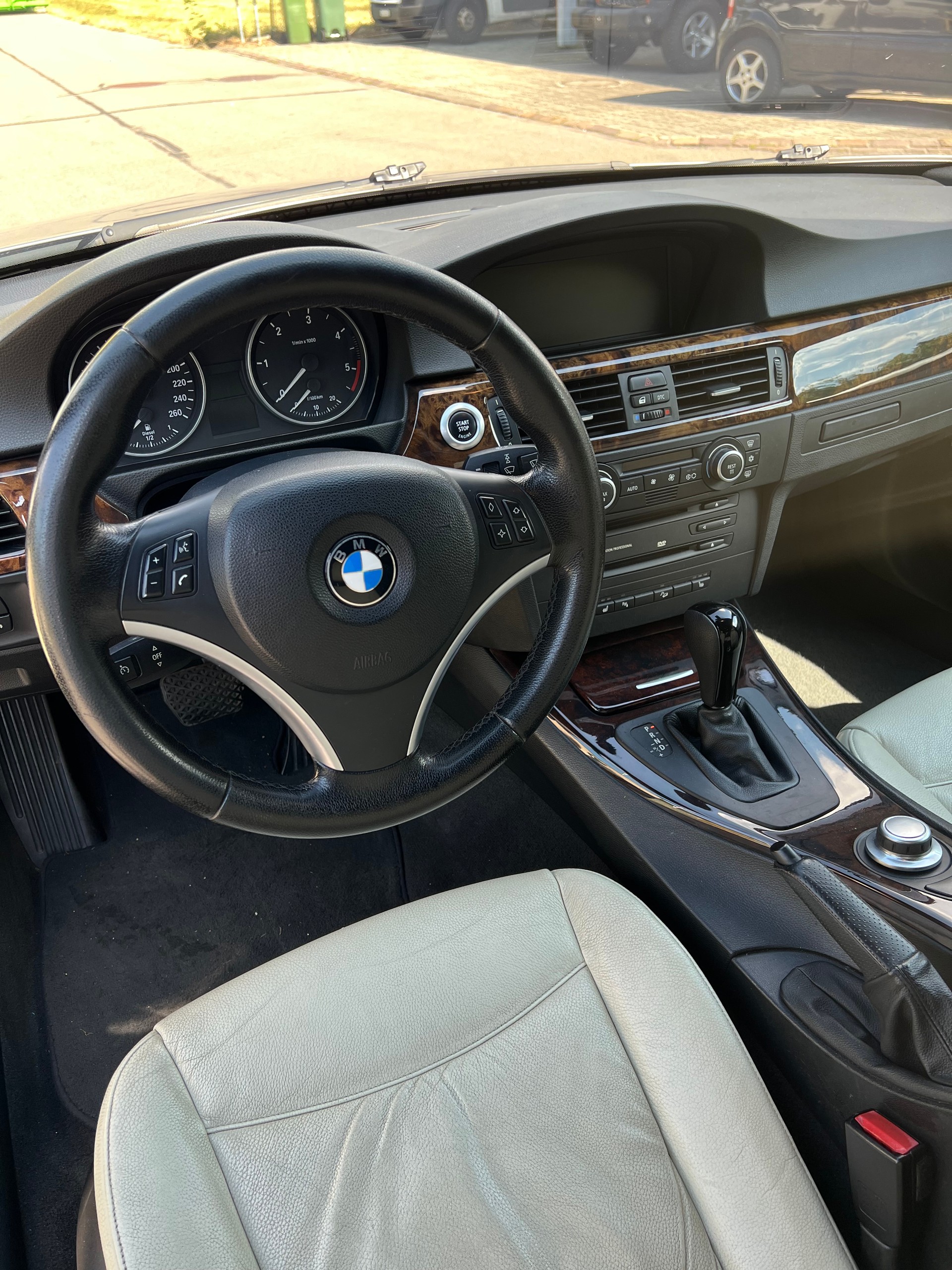 BMW 330xd-image-8