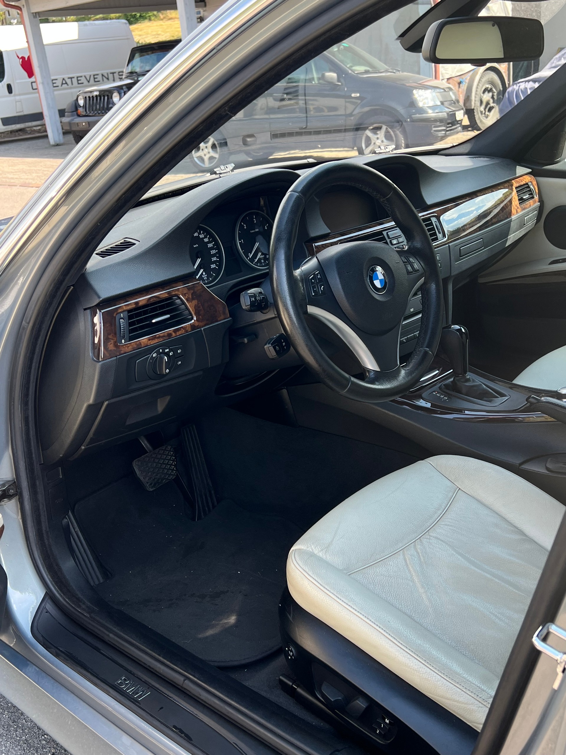 BMW 330xd-image-7
