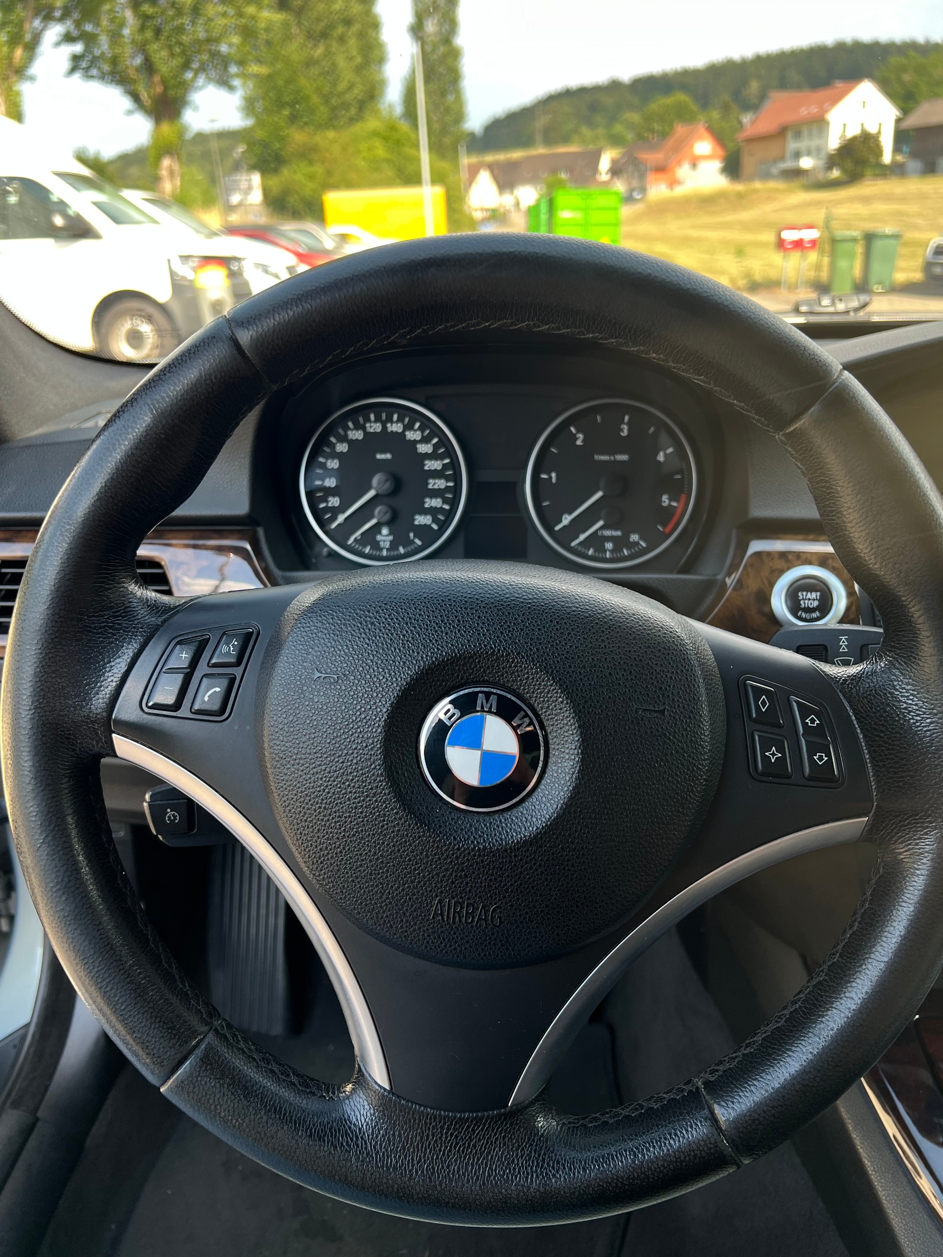 BMW 330xd-image-13