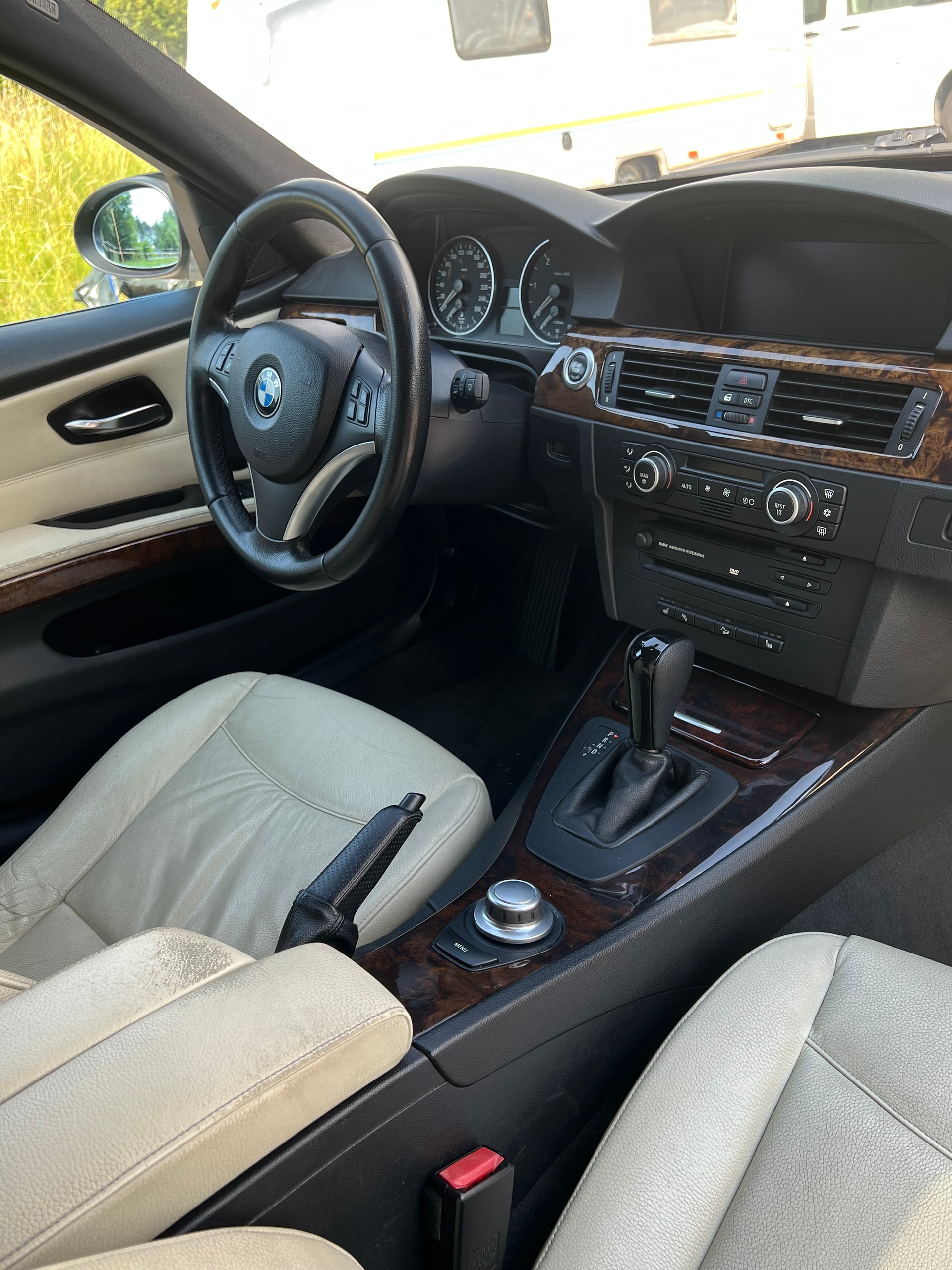 BMW 330xd-image-9