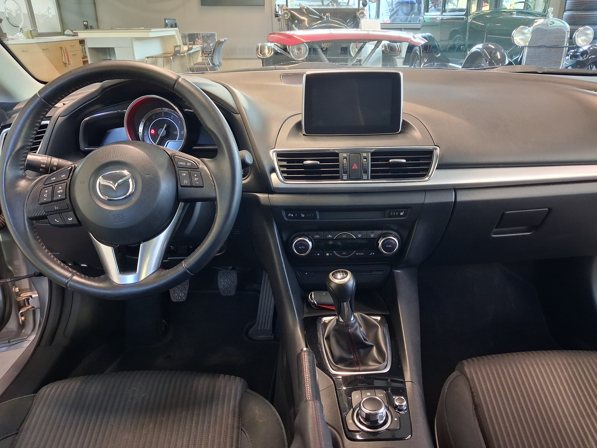 MAZDA 3 2.0 16V Revolution-image-5
