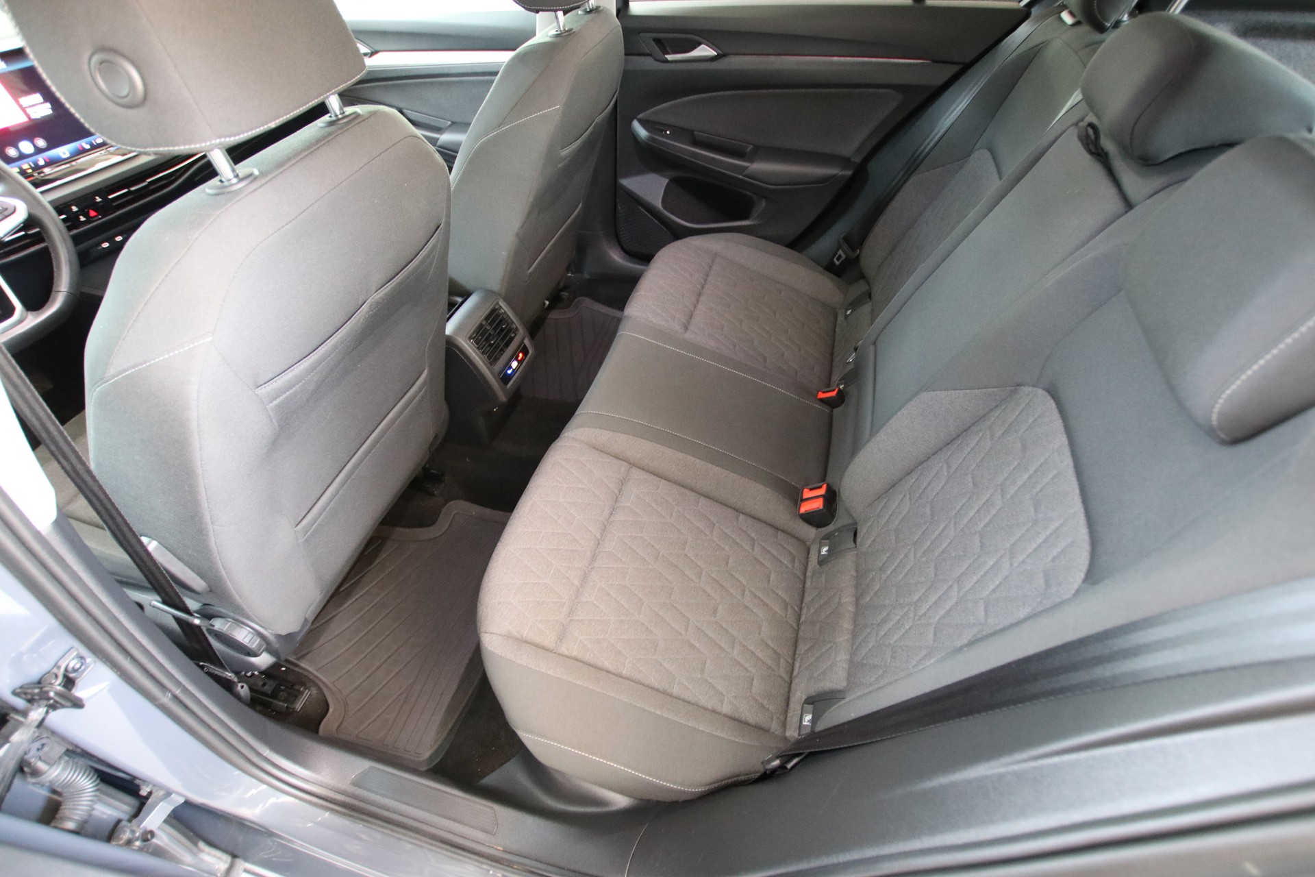 VW Golf 1.5 e TSI mHEV Life Plus DSG-image-13