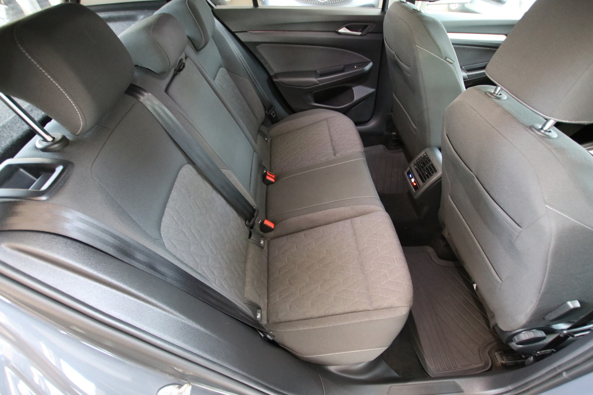 VW Golf 1.5 e TSI mHEV Life Plus DSG-image-14