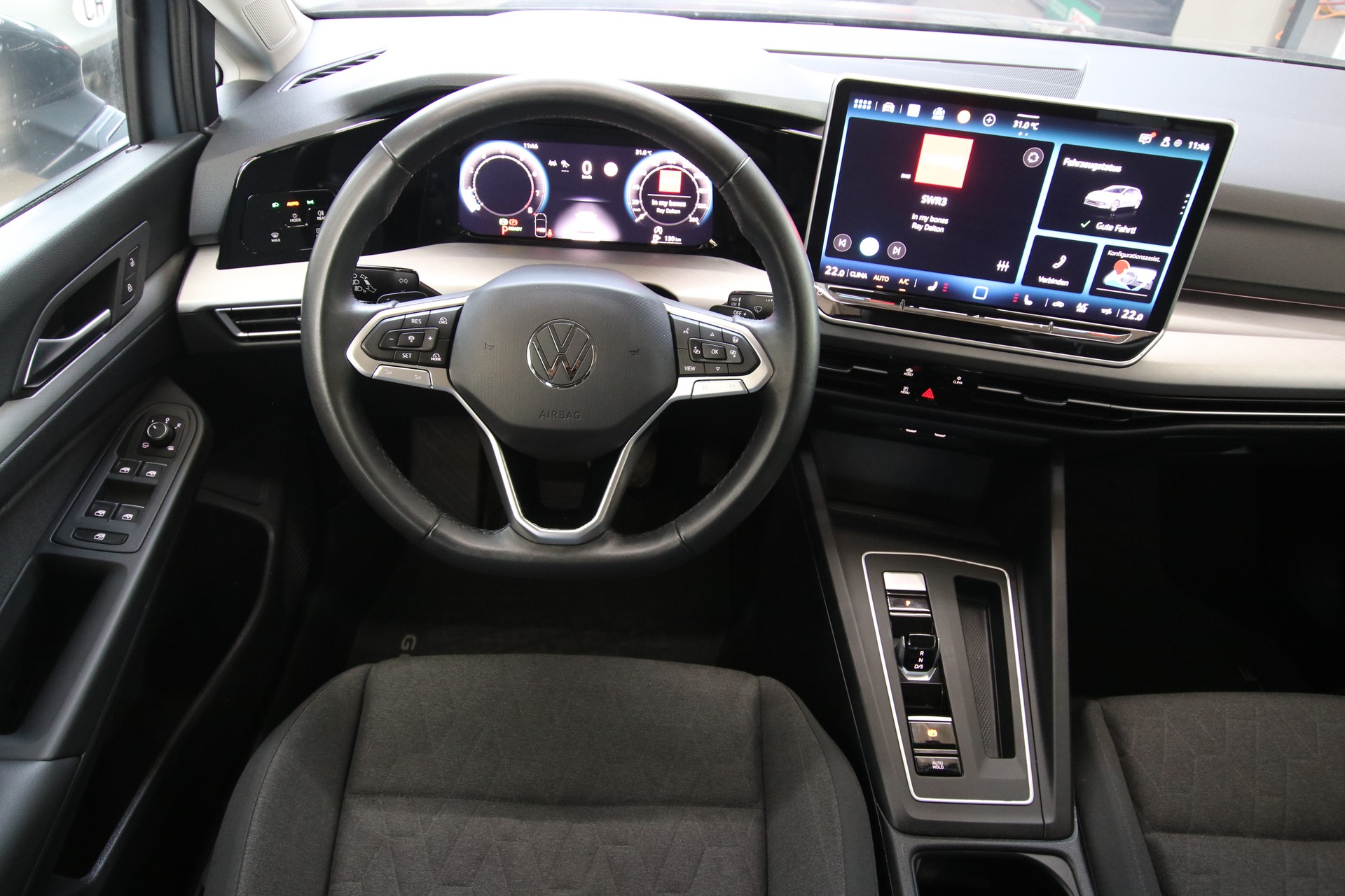 VW Golf 1.5 e TSI mHEV Life Plus DSG-image-10