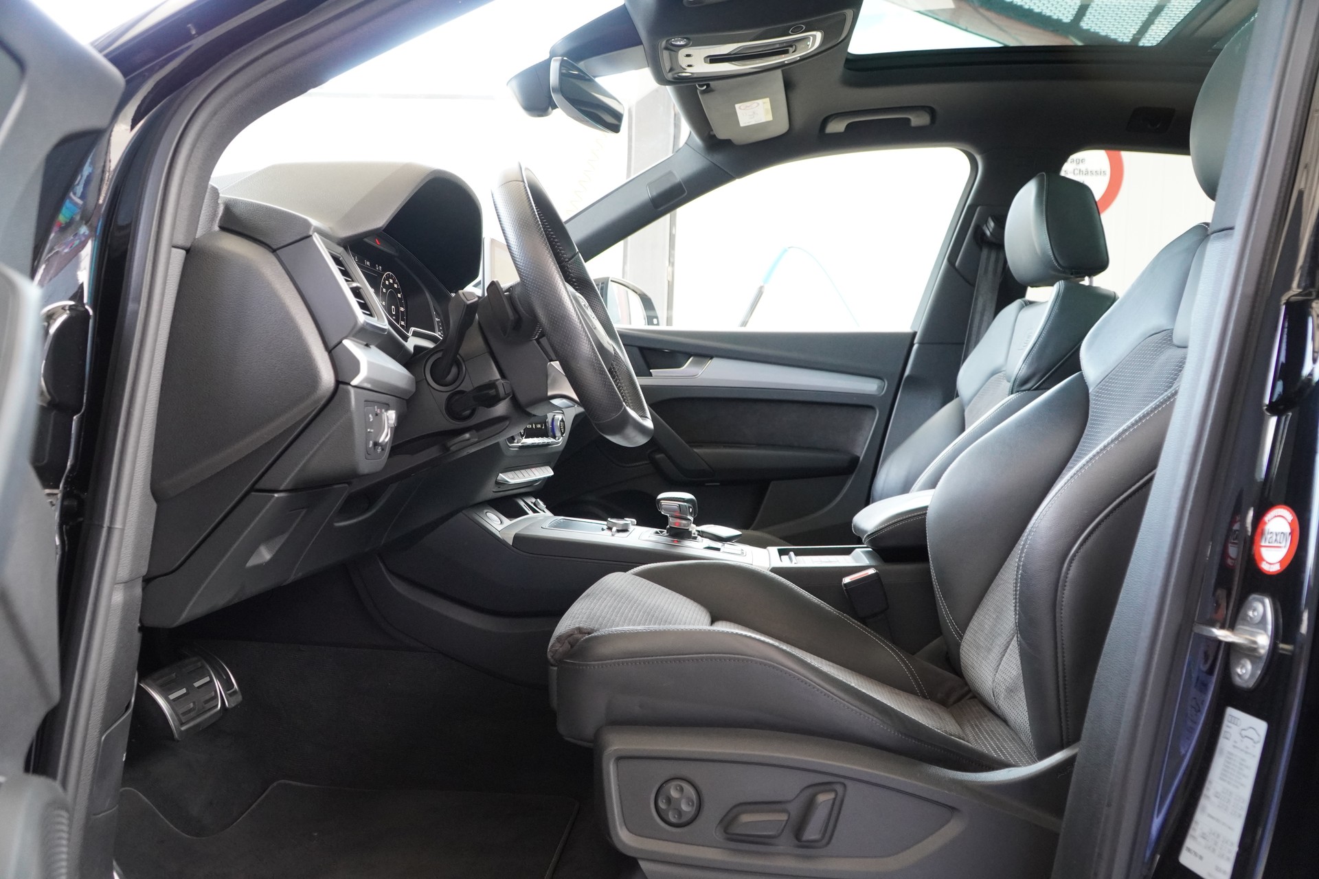 AUDI Q5 45 TFSI sport quattro S-tronic-image-10