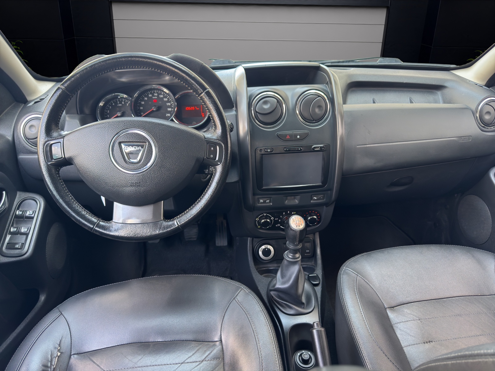 DACIA Duster 1.2 T Lauréate Dacia Duster 4x4 | Frisch MFK | Service & Steuerkette neu | Garantie-image-8