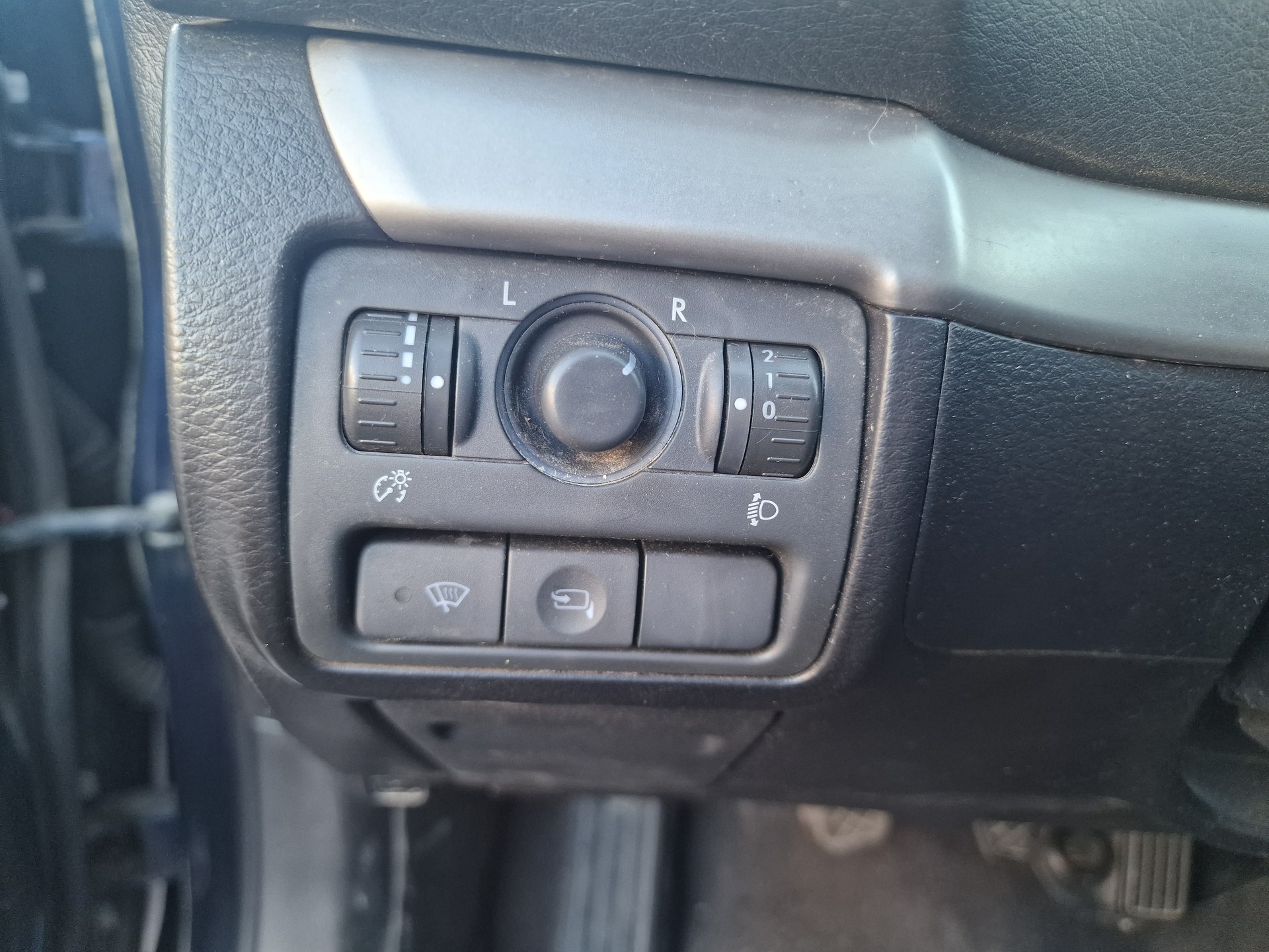 SUBARU Legacy 2.0R AWD Comfort Heckschaden-image-11